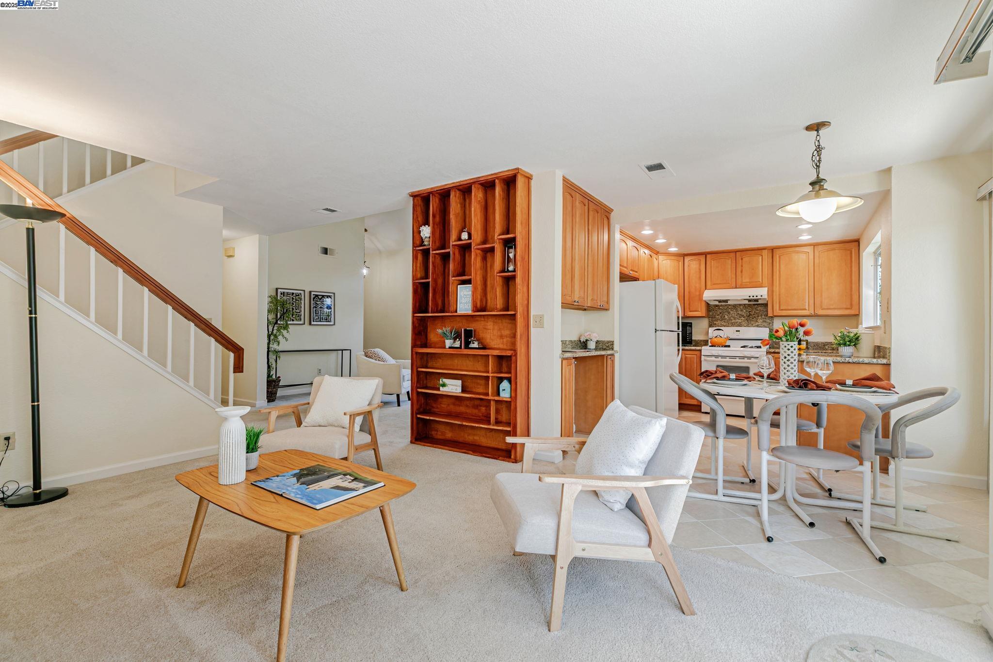 Detail Gallery Image 13 of 60 For 42210 Live Oak Cir, Fremont,  CA 94538 - 3 Beds | 2/1 Baths