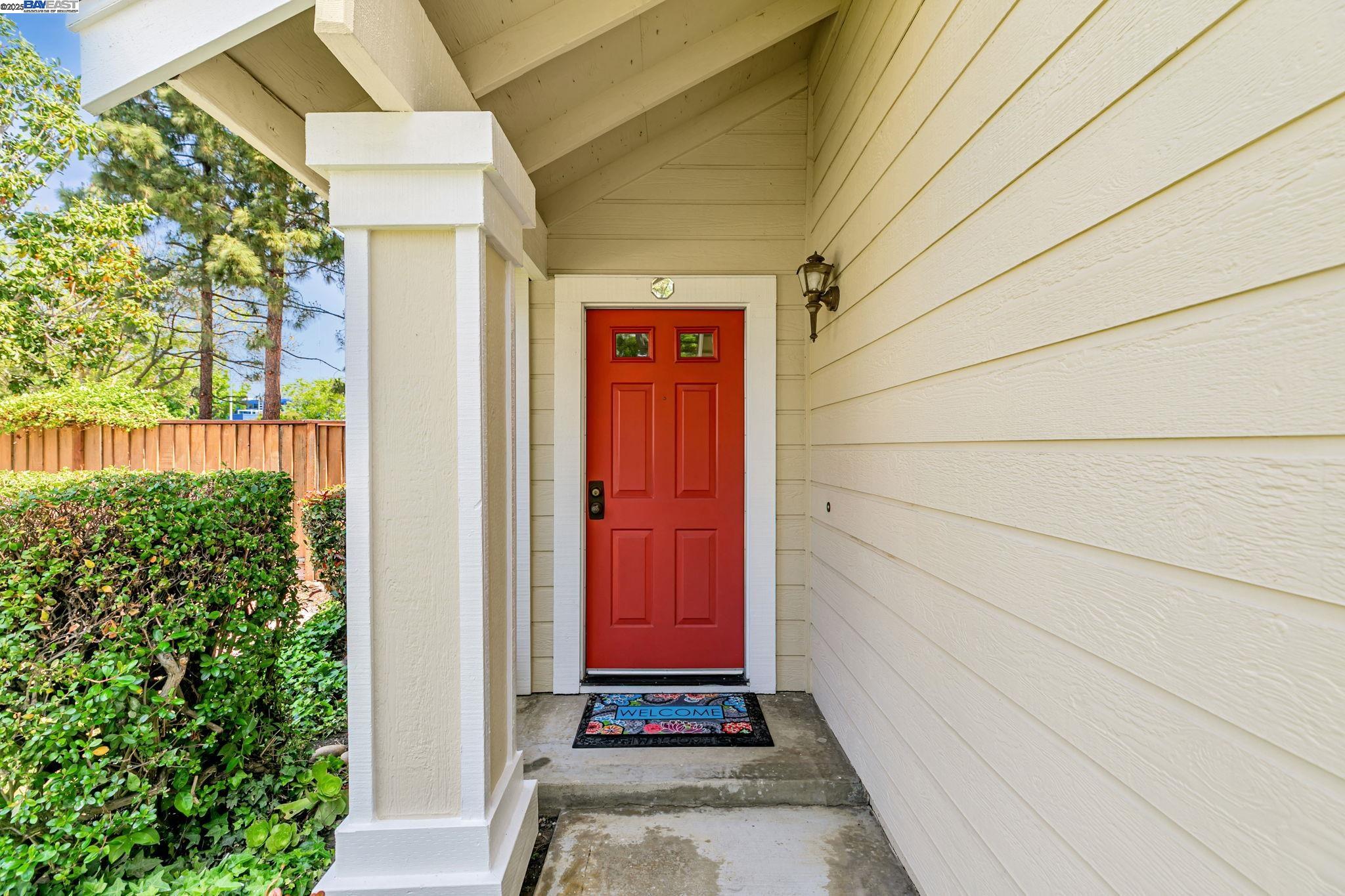 Detail Gallery Image 5 of 60 For 42210 Live Oak Cir, Fremont,  CA 94538 - 3 Beds | 2/1 Baths