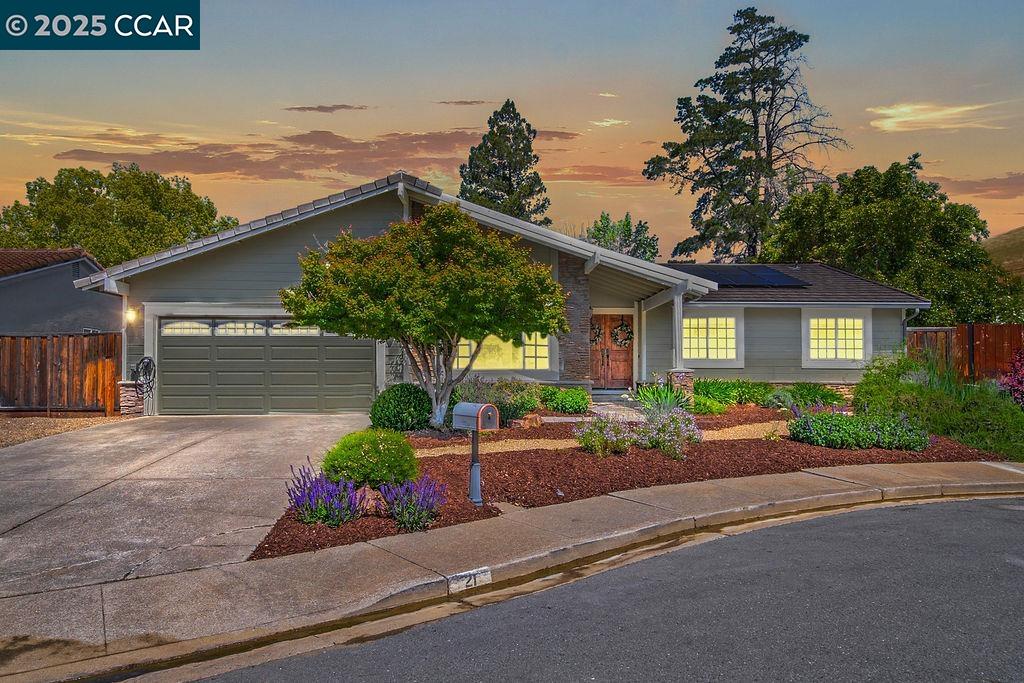 Detail Gallery Image 1 of 1 For 21 Mirango Ct, Clayton,  CA 94517 - 4 Beds | 2/1 Baths
