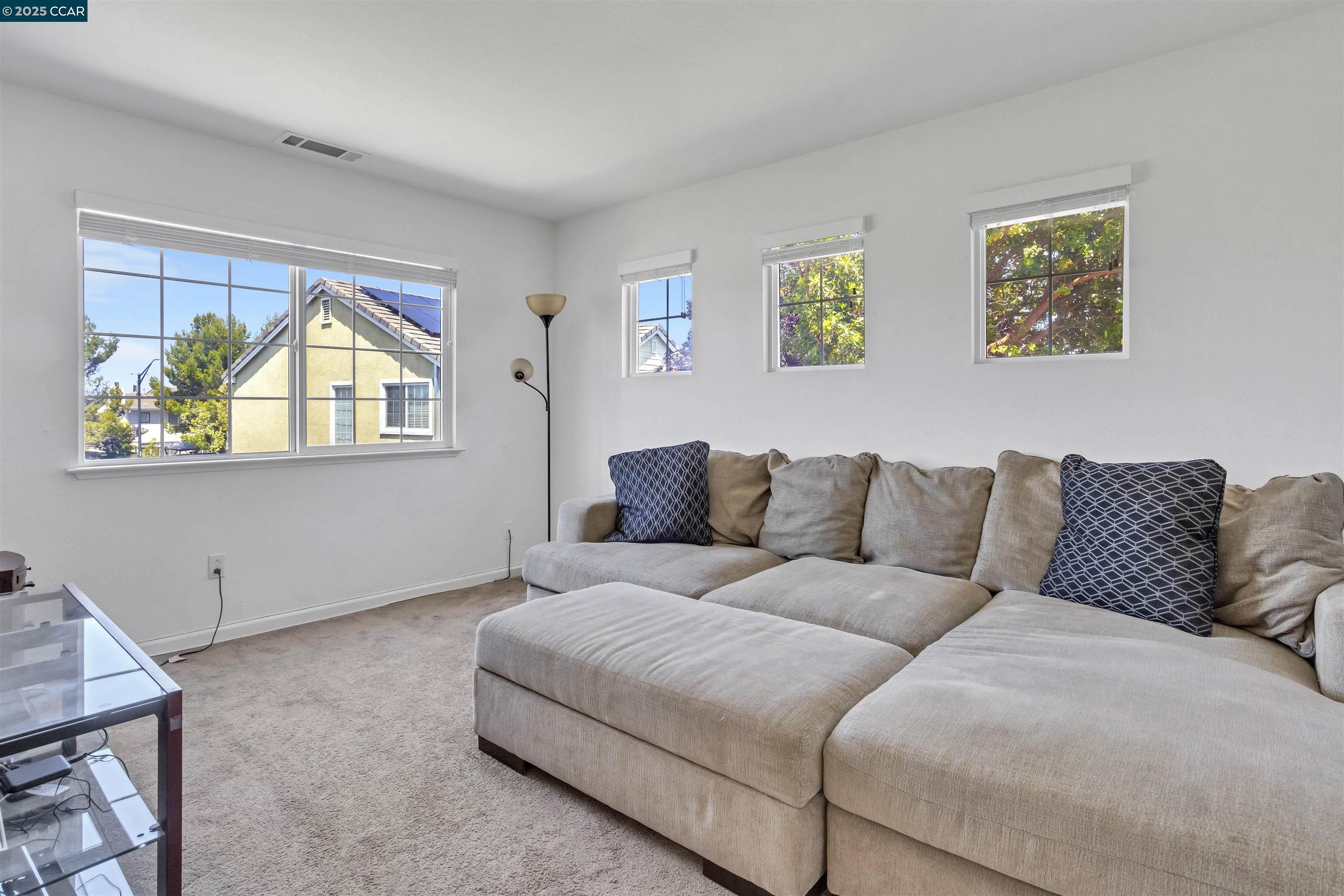 Detail Gallery Image 13 of 35 For 1186 Waverly Cir, Hercules,  CA 94547 - 5 Beds | 3 Baths