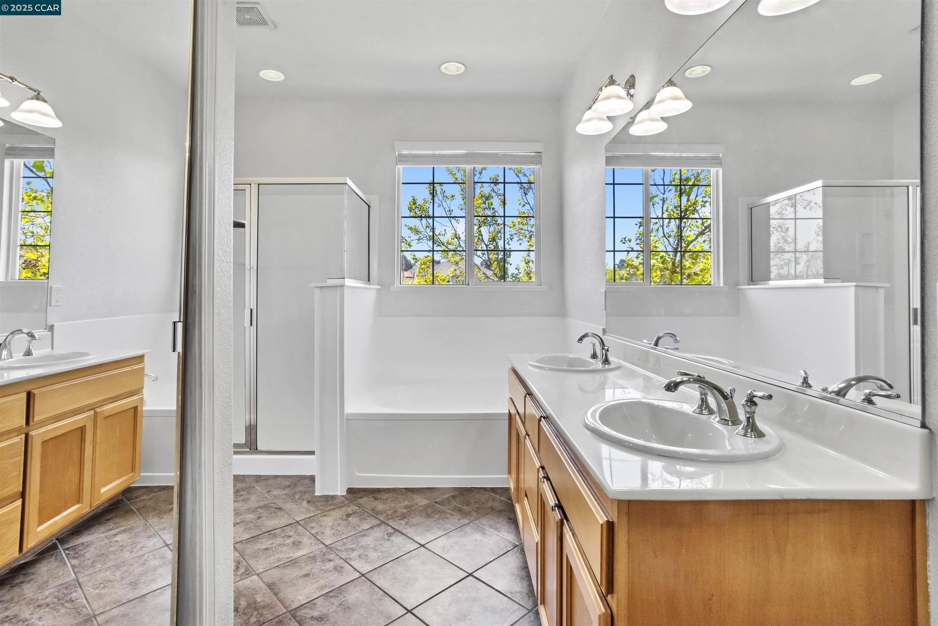 Detail Gallery Image 16 of 35 For 1186 Waverly Cir, Hercules,  CA 94547 - 5 Beds | 3 Baths