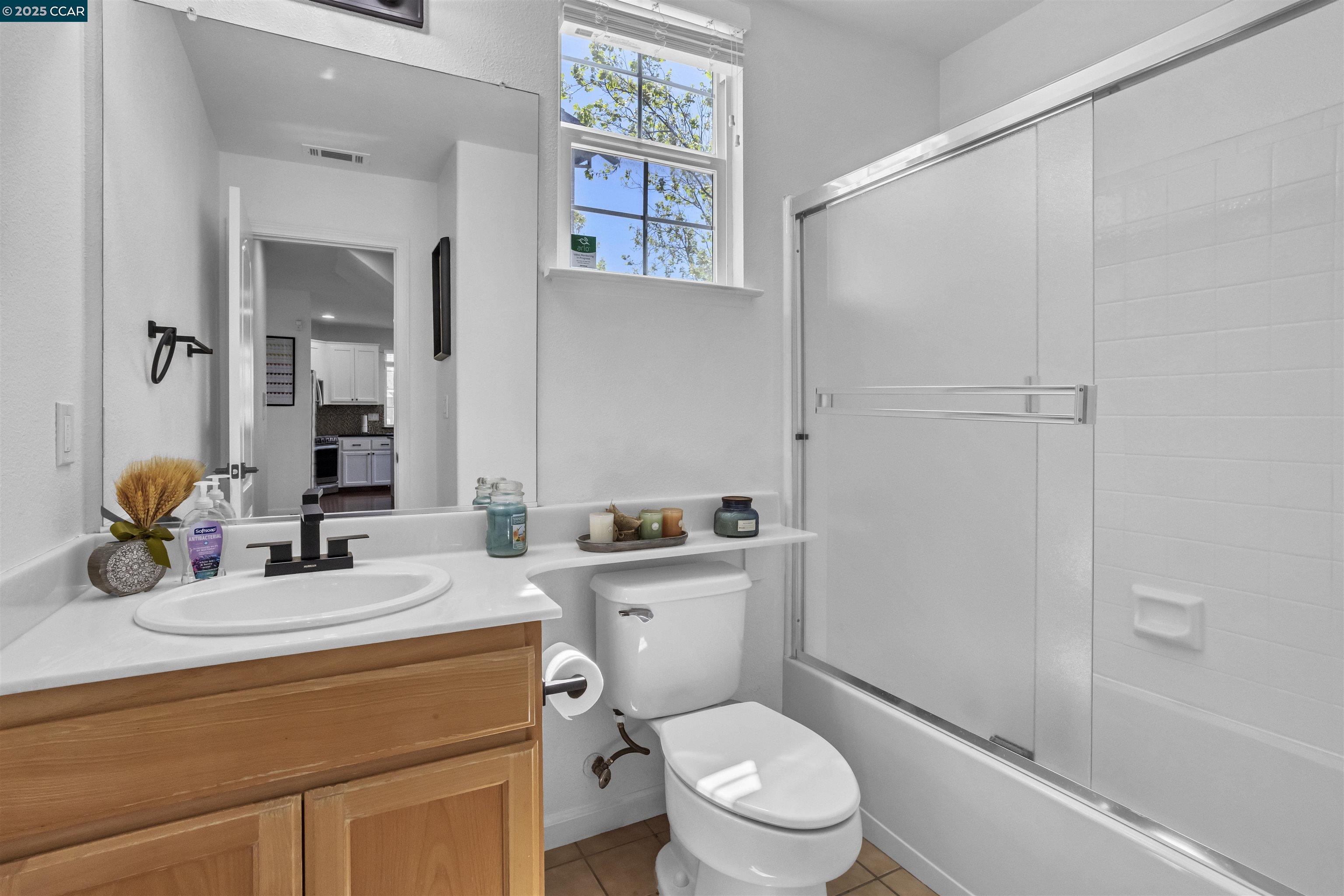 Detail Gallery Image 26 of 35 For 1186 Waverly Cir, Hercules,  CA 94547 - 5 Beds | 3 Baths