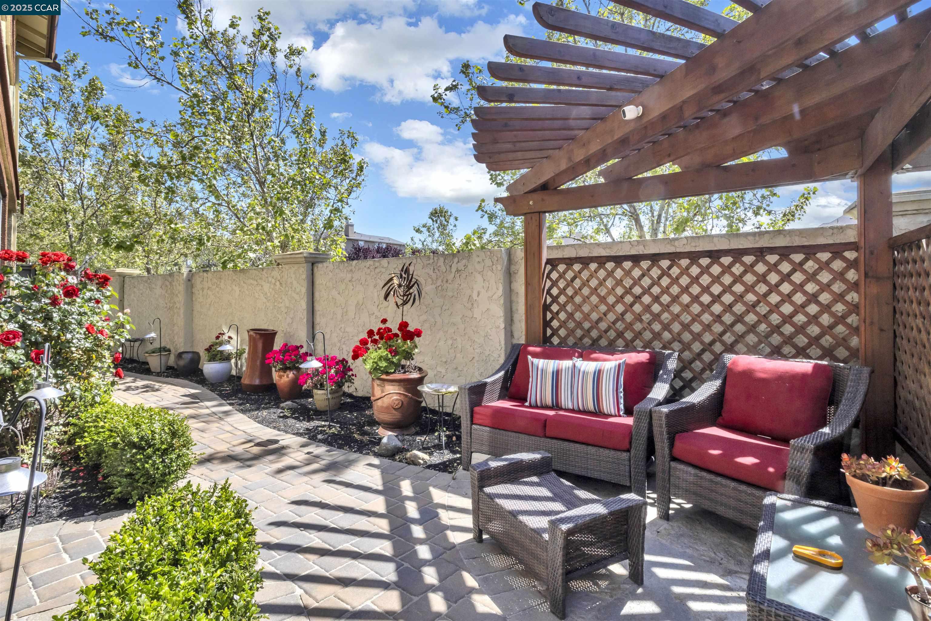 Detail Gallery Image 27 of 35 For 1186 Waverly Cir, Hercules,  CA 94547 - 5 Beds | 3 Baths