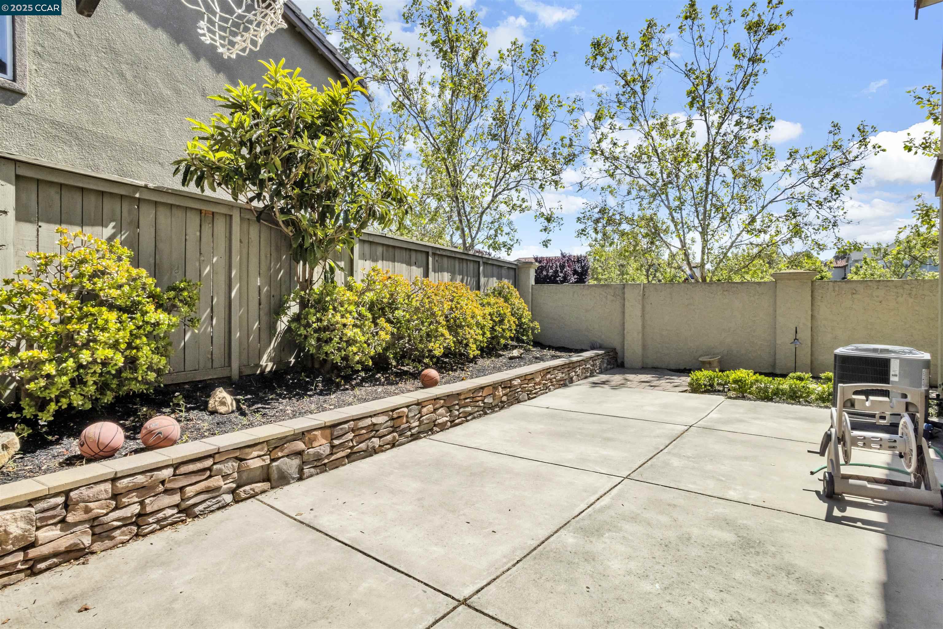 Detail Gallery Image 29 of 35 For 1186 Waverly Cir, Hercules,  CA 94547 - 5 Beds | 3 Baths