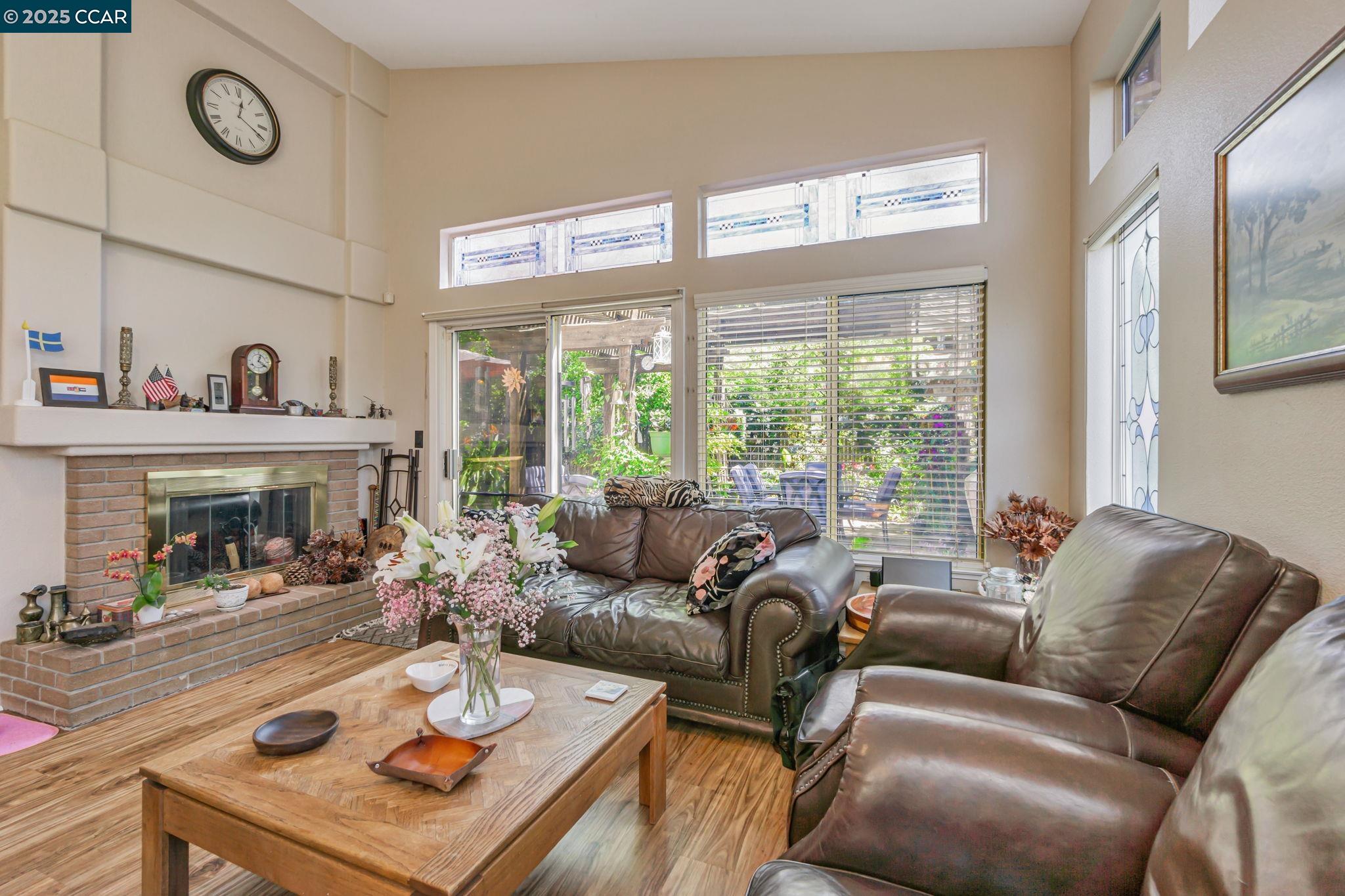 Detail Gallery Image 12 of 58 For 4043 Banbury Way, Antioch,  CA 94531 - 3 Beds | 3 Baths