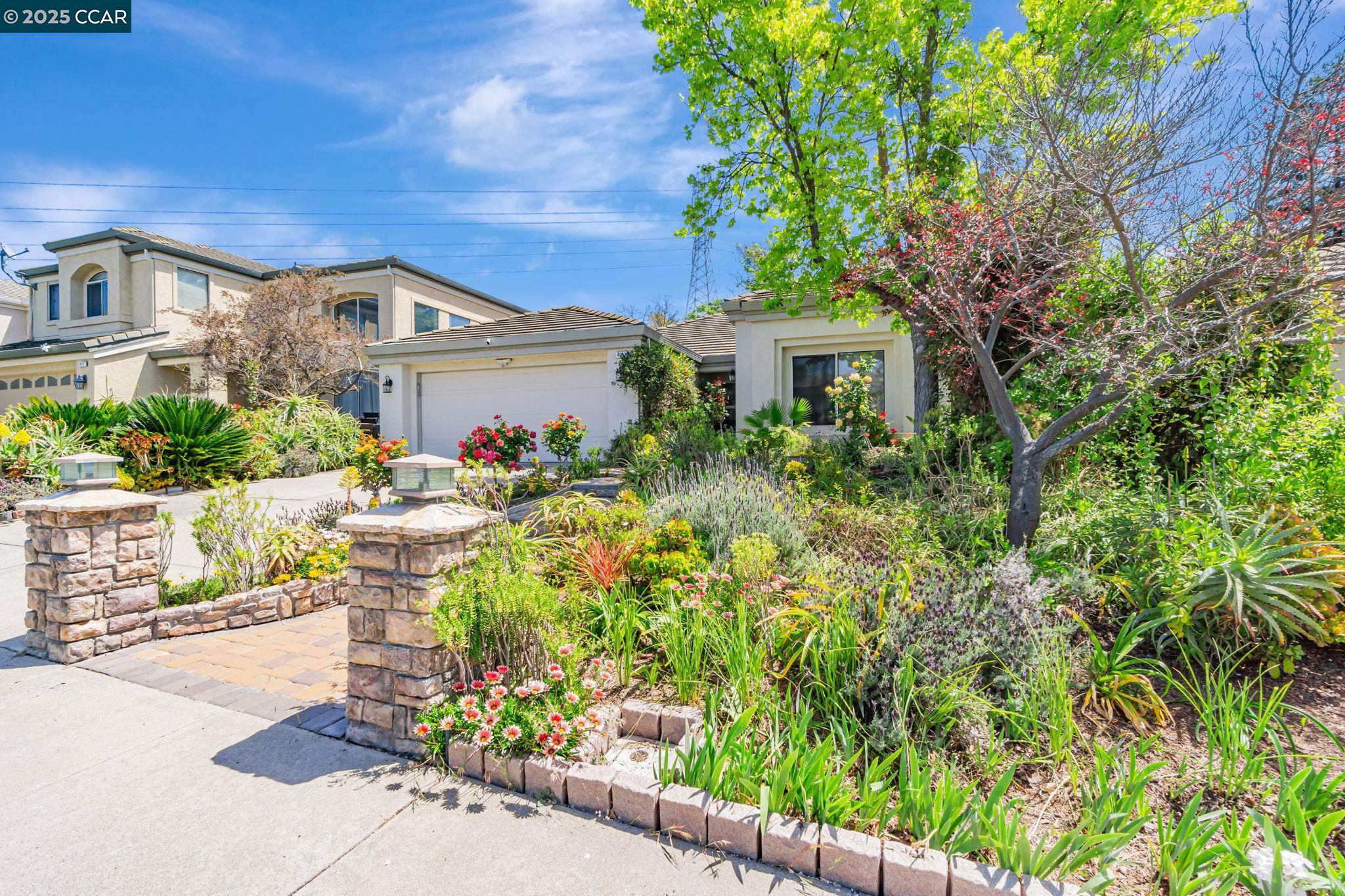 Detail Gallery Image 3 of 58 For 4043 Banbury Way, Antioch,  CA 94531 - 3 Beds | 3 Baths