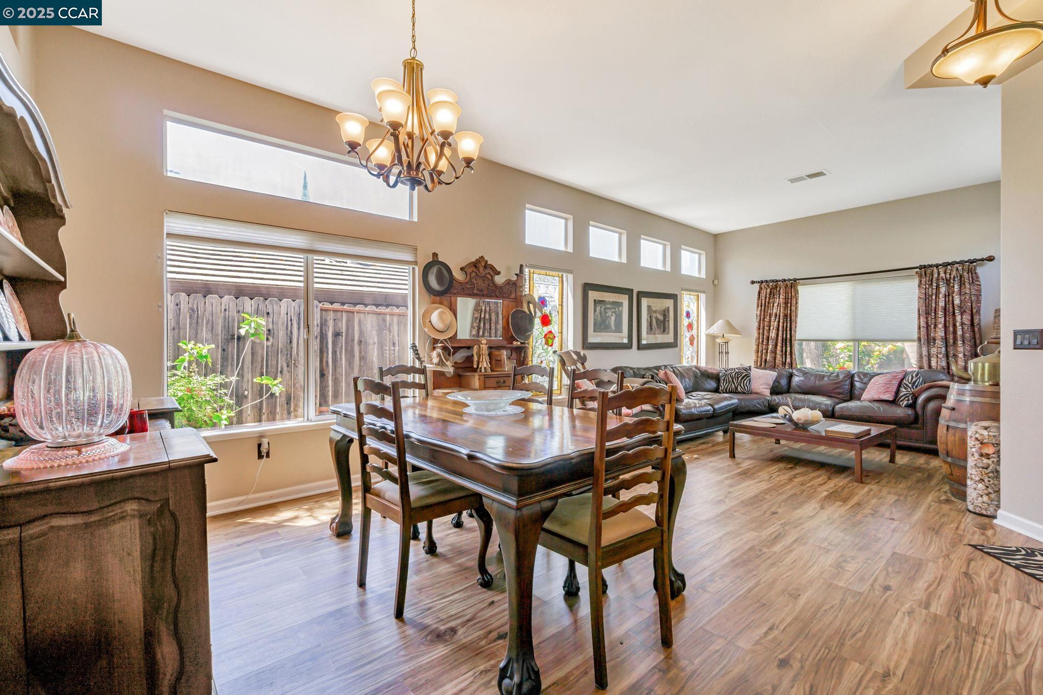 Detail Gallery Image 21 of 58 For 4043 Banbury Way, Antioch,  CA 94531 - 3 Beds | 3 Baths