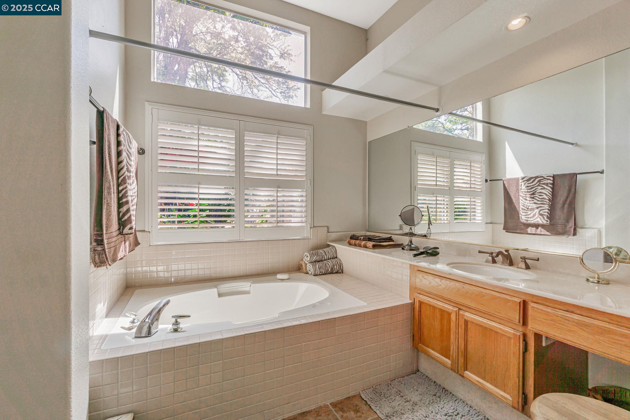 Detail Gallery Image 36 of 58 For 4043 Banbury Way, Antioch,  CA 94531 - 3 Beds | 3 Baths