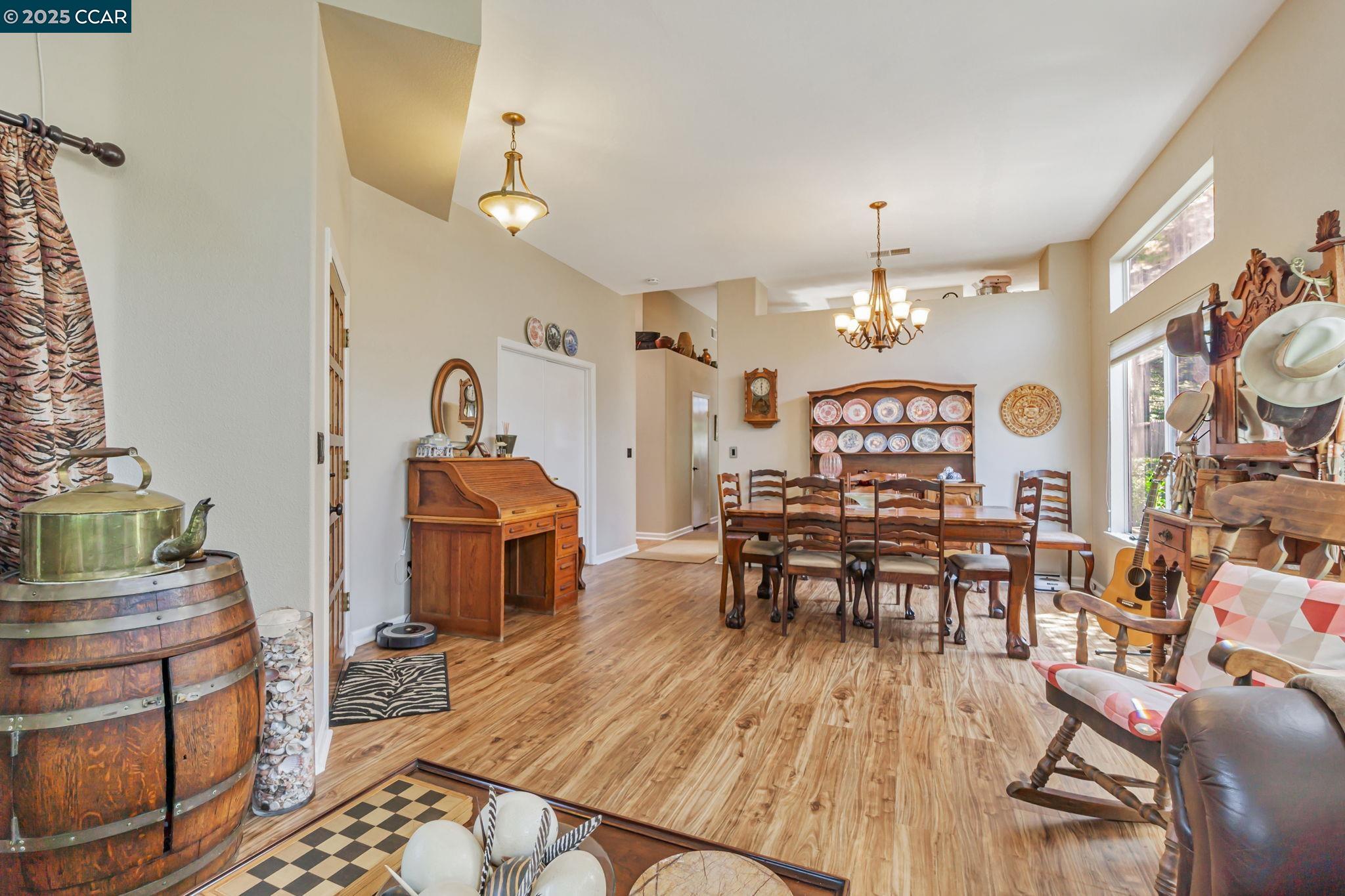 Detail Gallery Image 5 of 58 For 4043 Banbury Way, Antioch,  CA 94531 - 3 Beds | 3 Baths