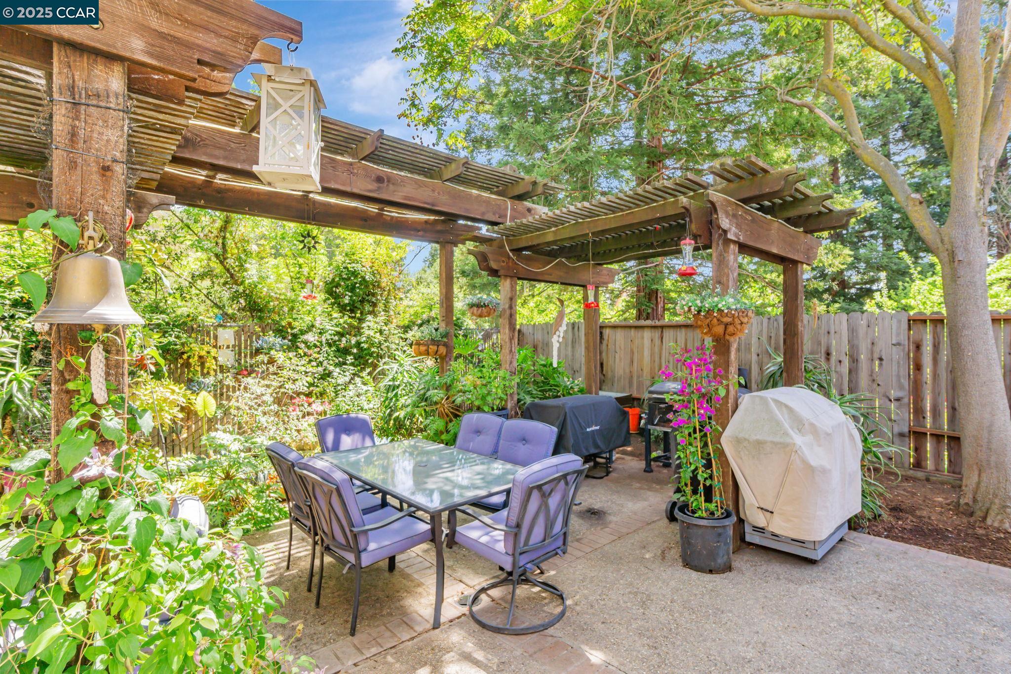 Detail Gallery Image 46 of 58 For 4043 Banbury Way, Antioch,  CA 94531 - 3 Beds | 3 Baths