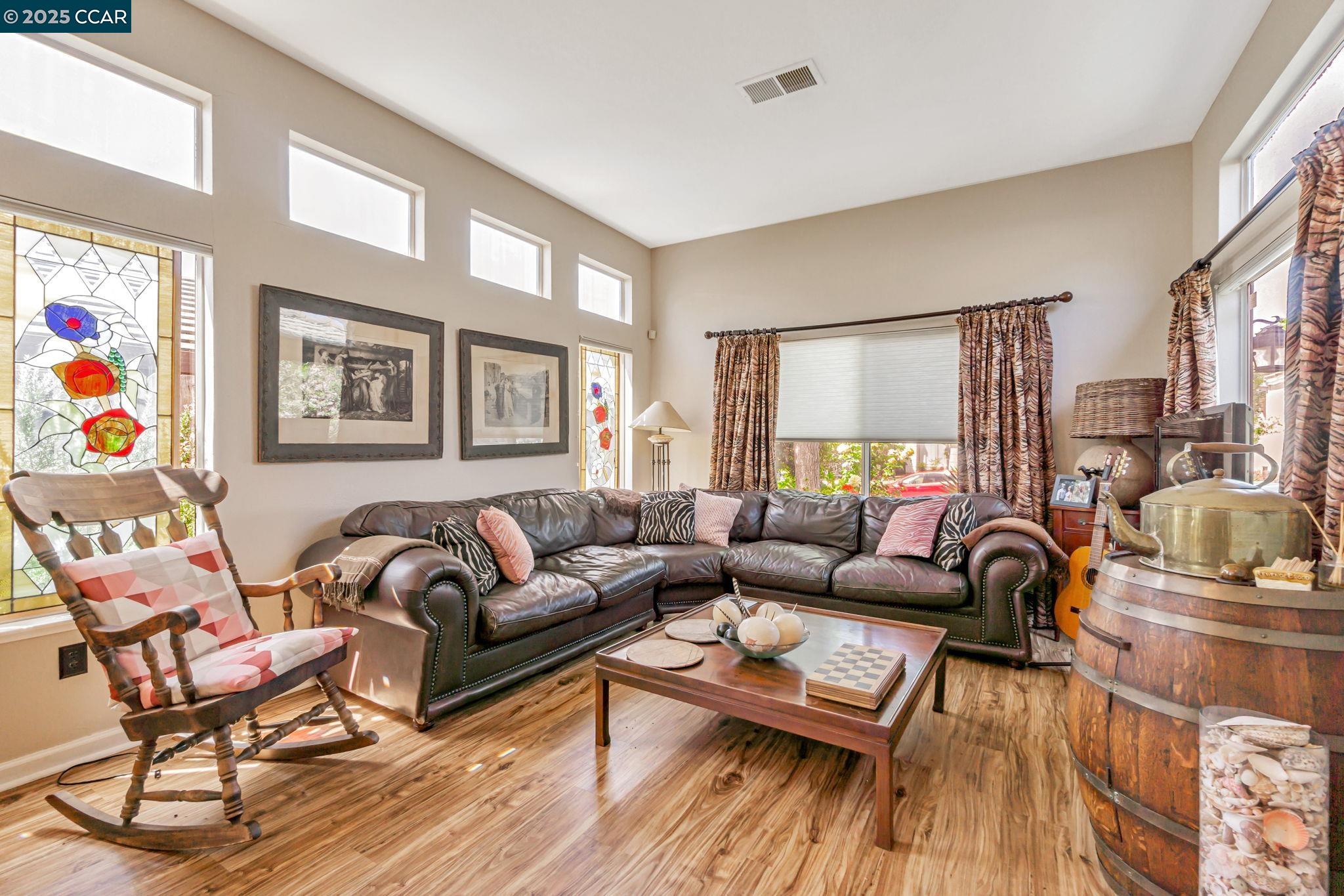 Detail Gallery Image 6 of 58 For 4043 Banbury Way, Antioch,  CA 94531 - 3 Beds | 3 Baths