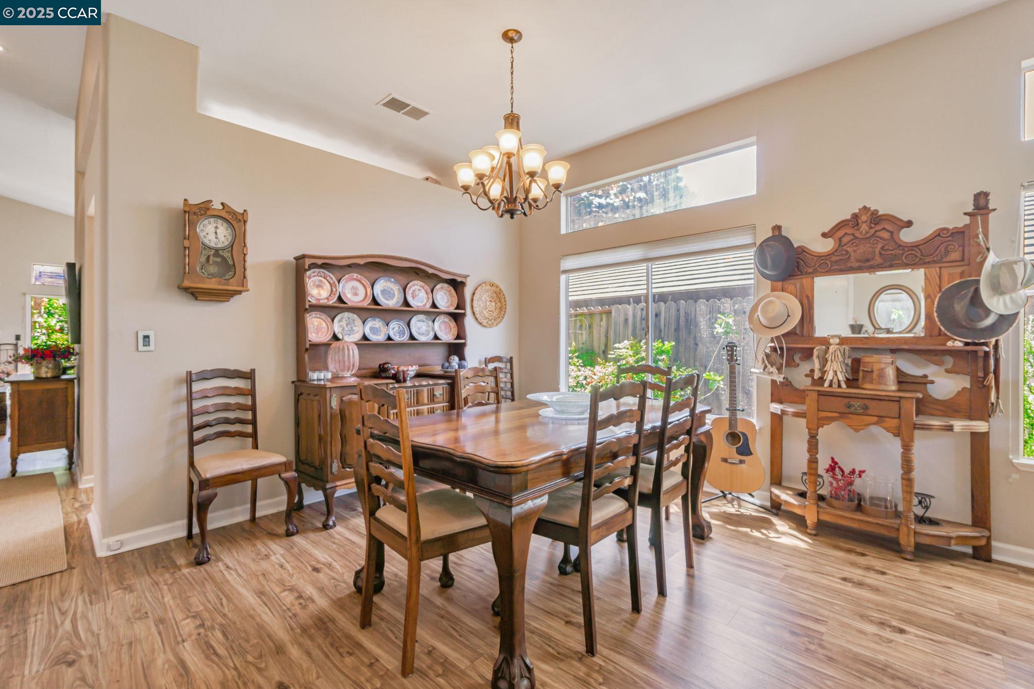 Detail Gallery Image 10 of 58 For 4043 Banbury Way, Antioch,  CA 94531 - 3 Beds | 3 Baths