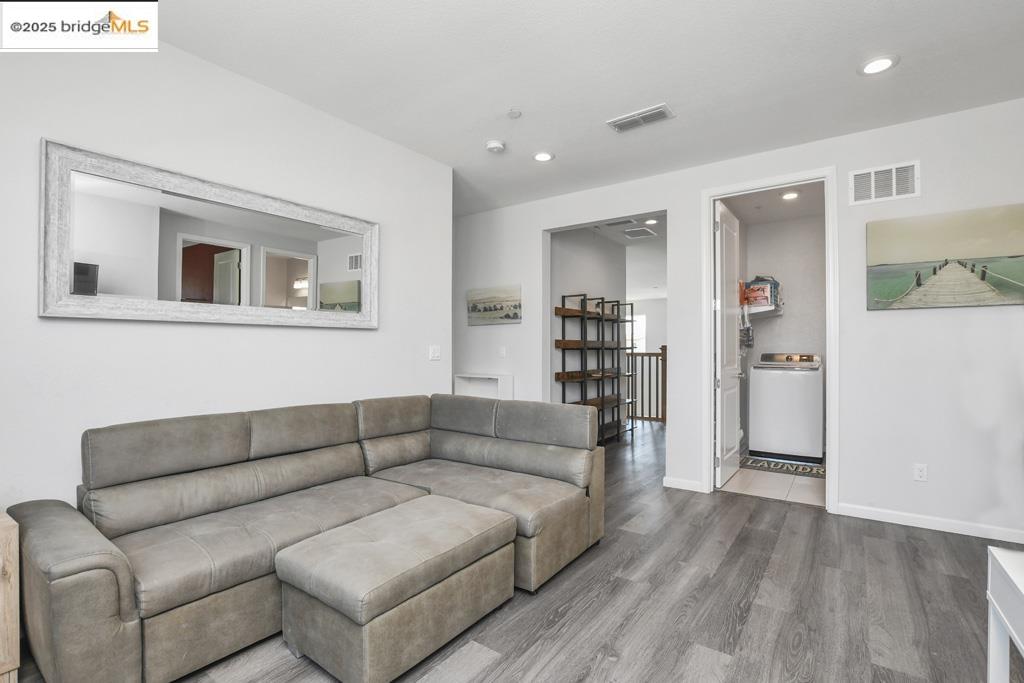 Detail Gallery Image 13 of 45 For 761 Stickney Way, Oakley,  CA 94561 - 5 Beds | 3/1 Baths