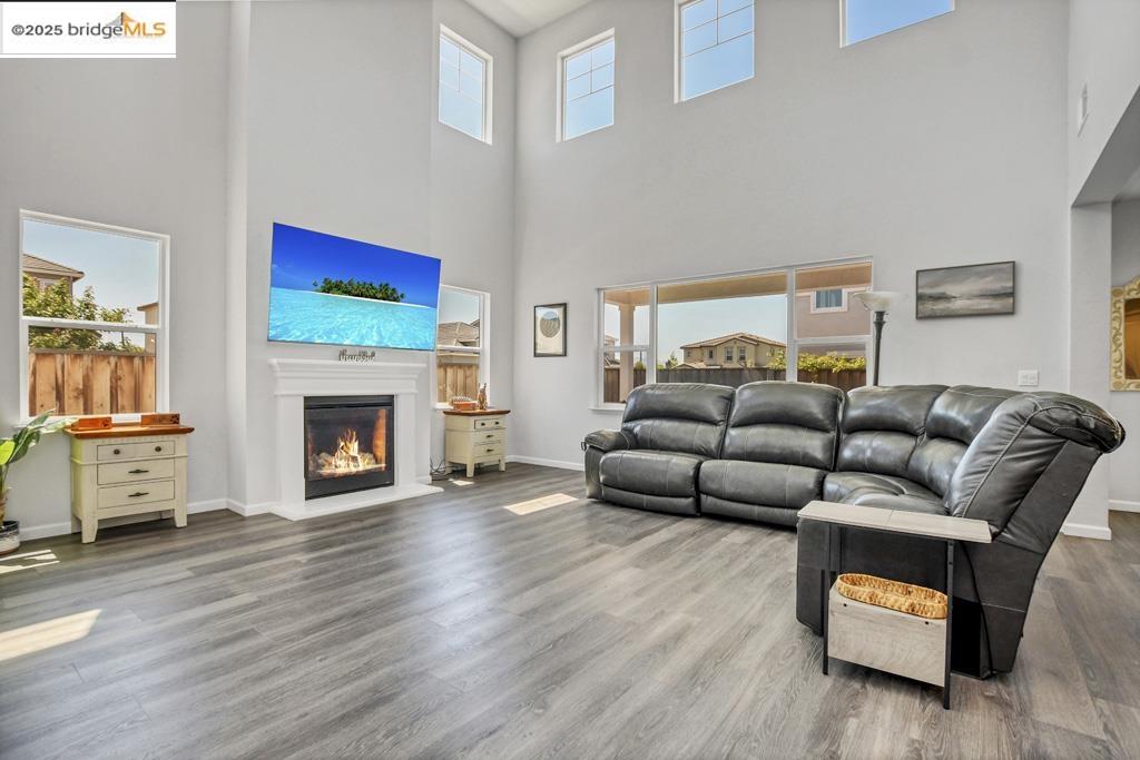 Detail Gallery Image 5 of 45 For 761 Stickney Way, Oakley,  CA 94561 - 5 Beds | 3/1 Baths
