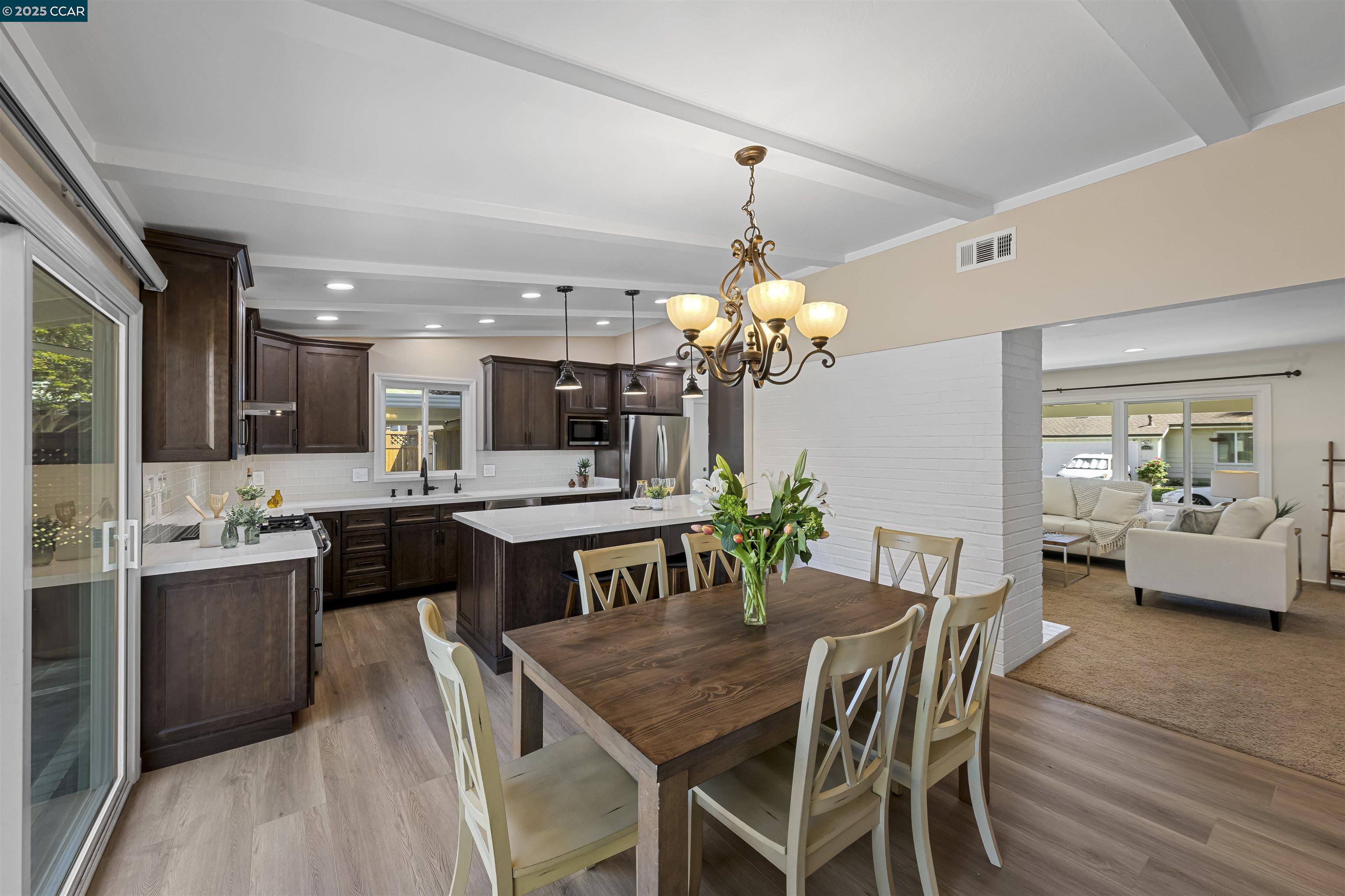 Detail Gallery Image 13 of 47 For 30450 Oakmont Way, Hayward,  CA 94544 - 3 Beds | 2 Baths