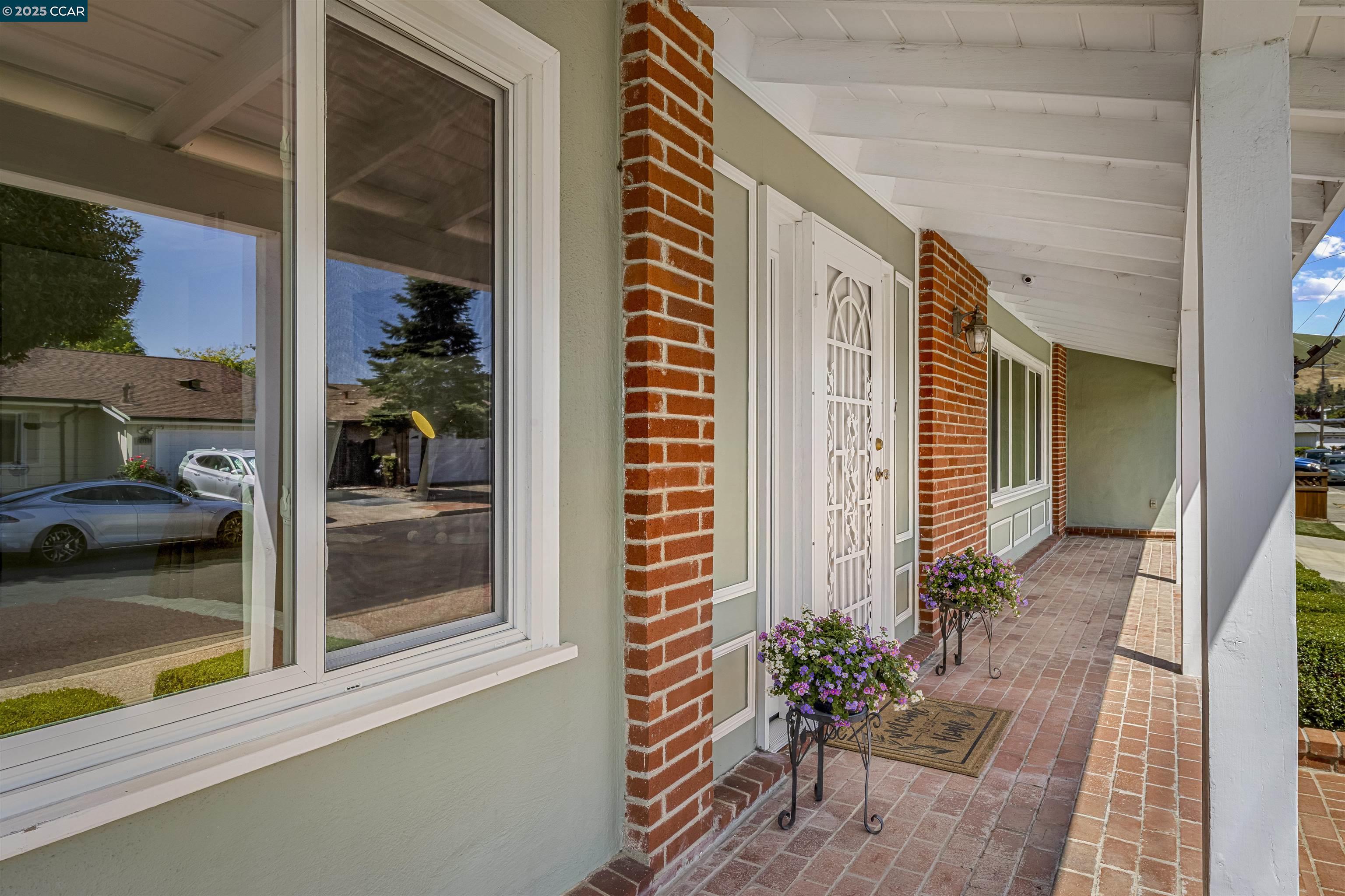 Detail Gallery Image 6 of 47 For 30450 Oakmont Way, Hayward,  CA 94544 - 3 Beds | 2 Baths