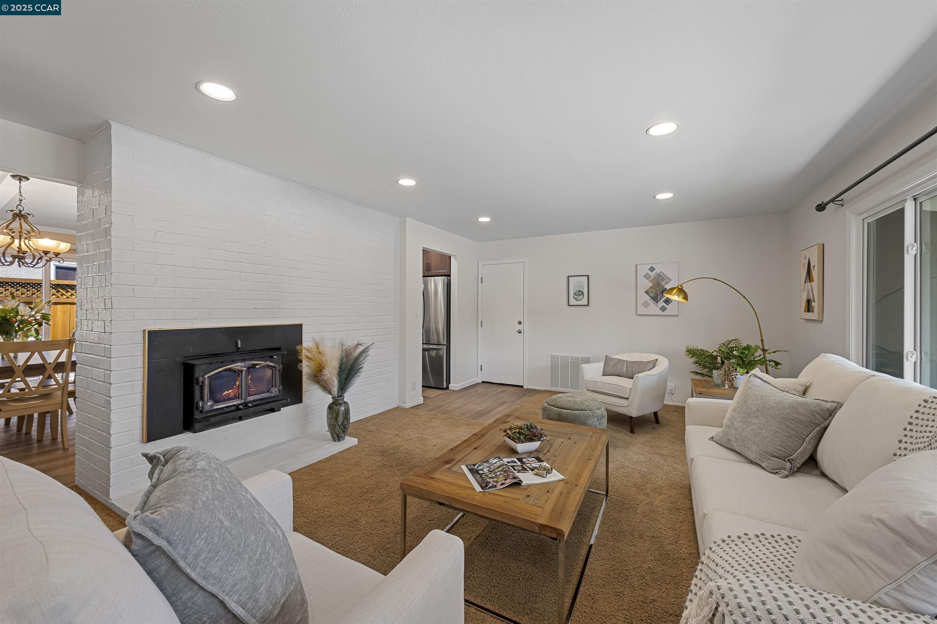 Detail Gallery Image 9 of 47 For 30450 Oakmont Way, Hayward,  CA 94544 - 3 Beds | 2 Baths