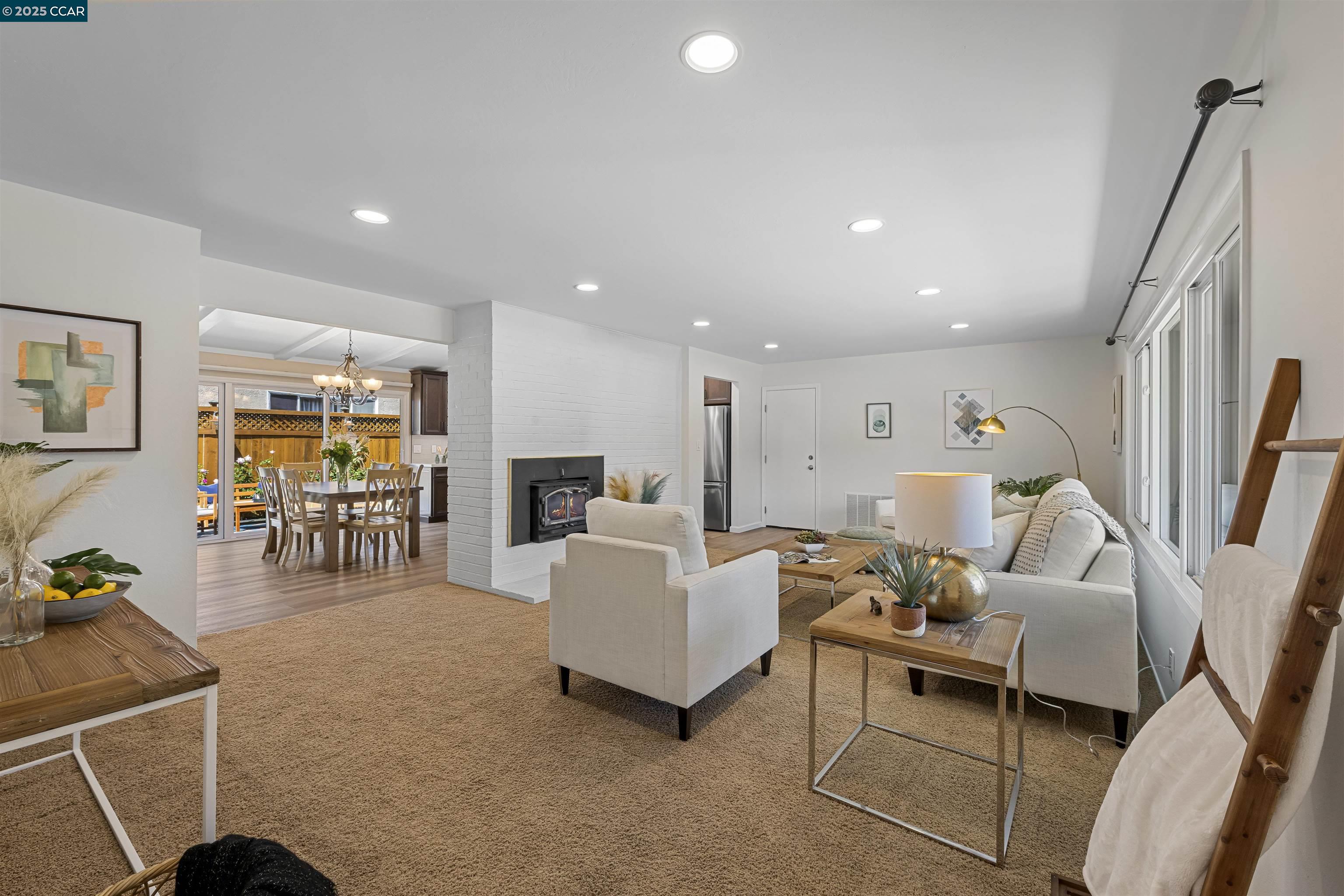 Detail Gallery Image 10 of 47 For 30450 Oakmont Way, Hayward,  CA 94544 - 3 Beds | 2 Baths