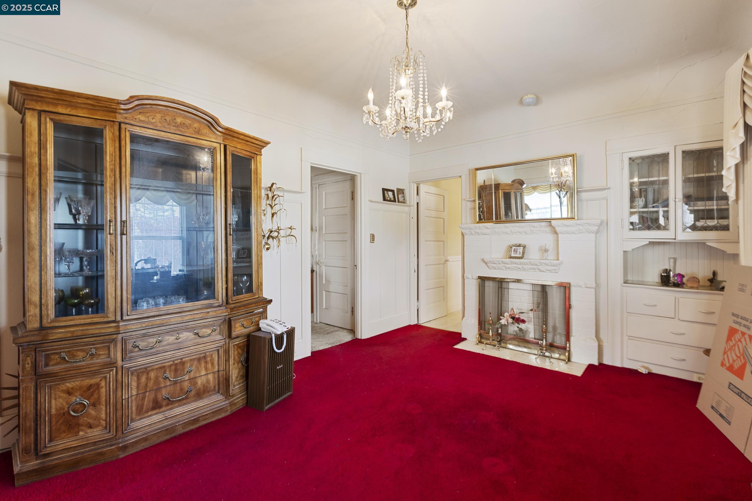 Detail Gallery Image 12 of 27 For 852 58th St, Oakland,  CA 94608 - 3 Beds | 2 Baths