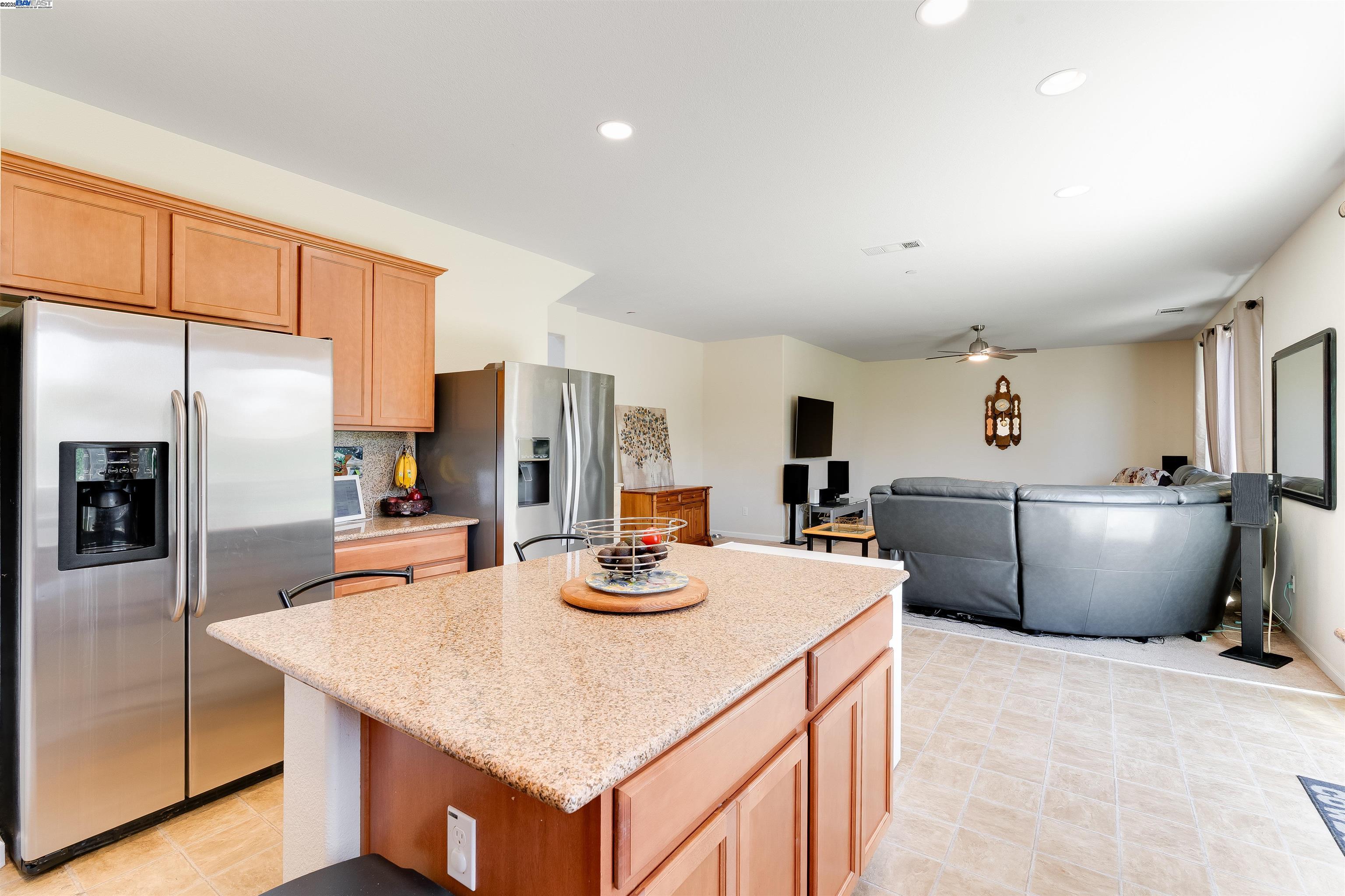 Detail Gallery Image 13 of 38 For 42 Sugarbush Ct, Oakley,  CA 94561 - 5 Beds | 3 Baths