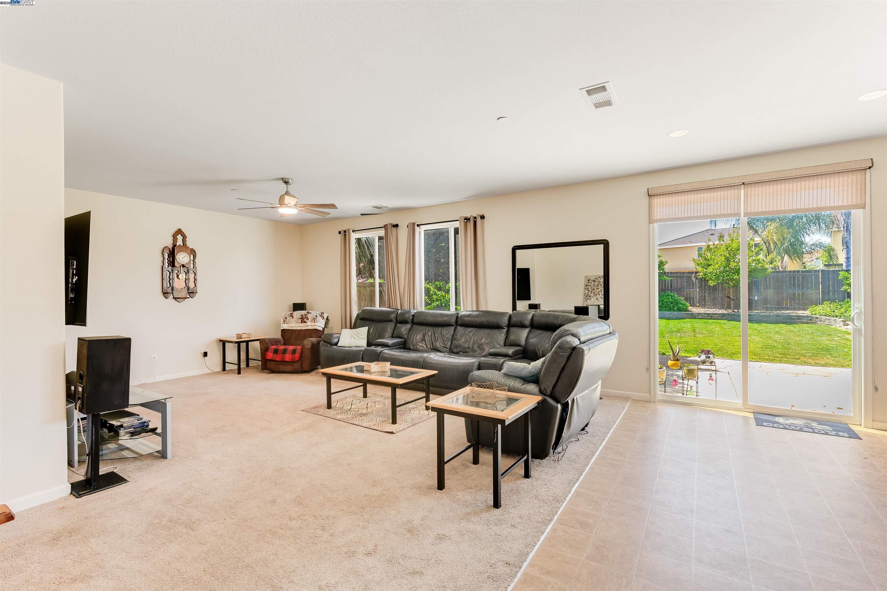 Detail Gallery Image 16 of 38 For 42 Sugarbush Ct, Oakley,  CA 94561 - 5 Beds | 3 Baths