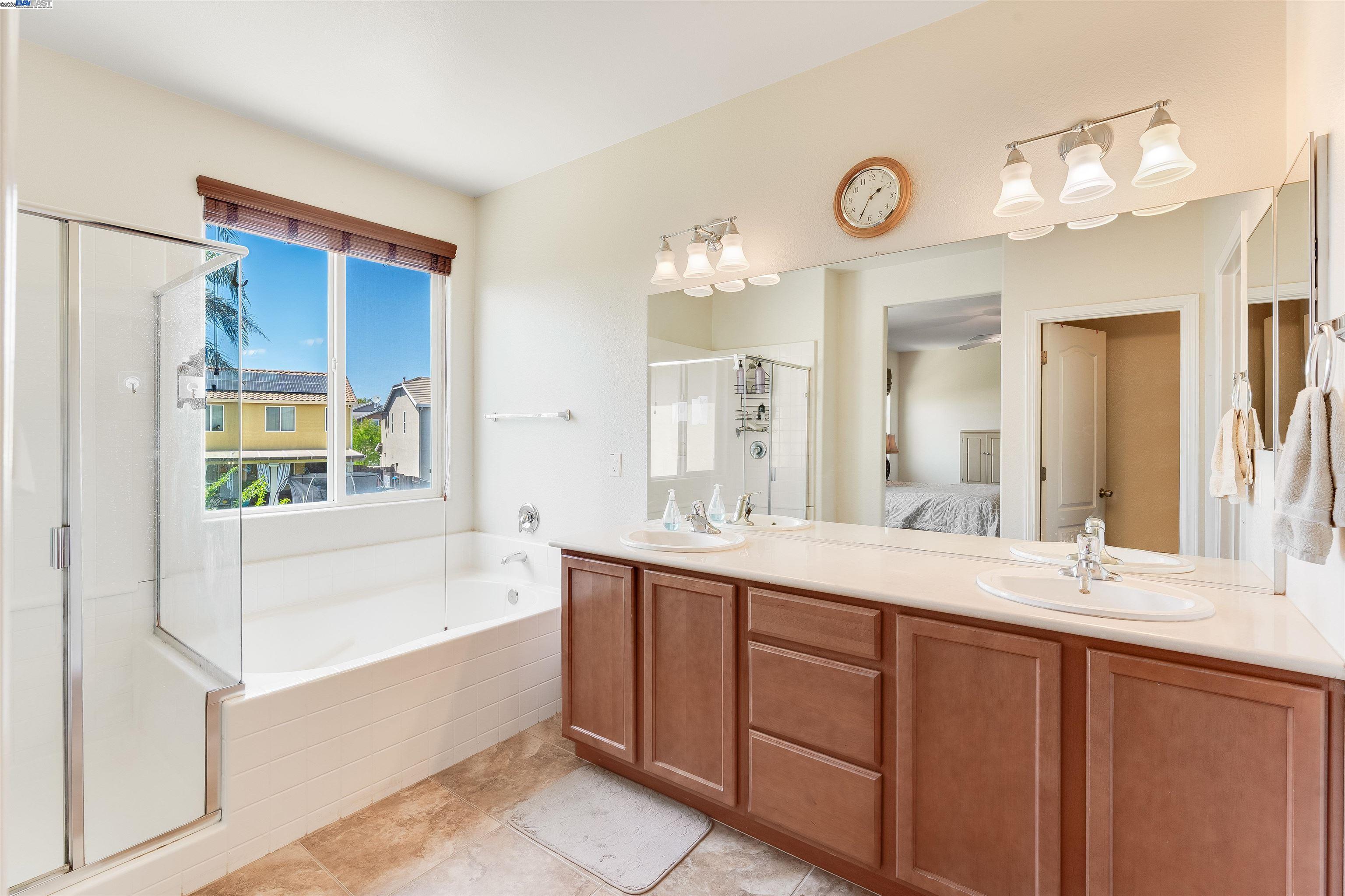 Detail Gallery Image 21 of 38 For 42 Sugarbush Ct, Oakley,  CA 94561 - 5 Beds | 3 Baths