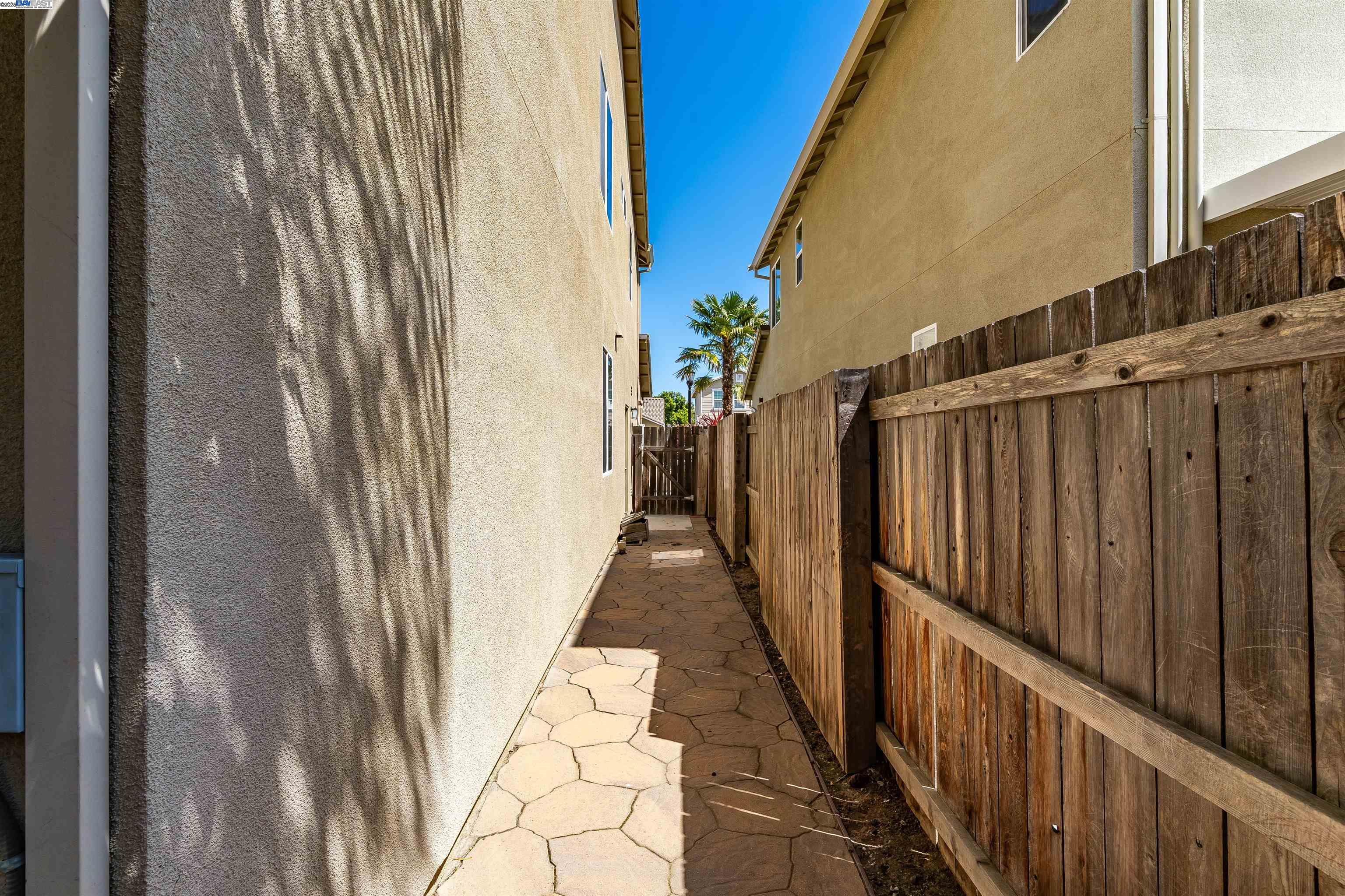 Detail Gallery Image 30 of 38 For 42 Sugarbush Ct, Oakley,  CA 94561 - 5 Beds | 3 Baths