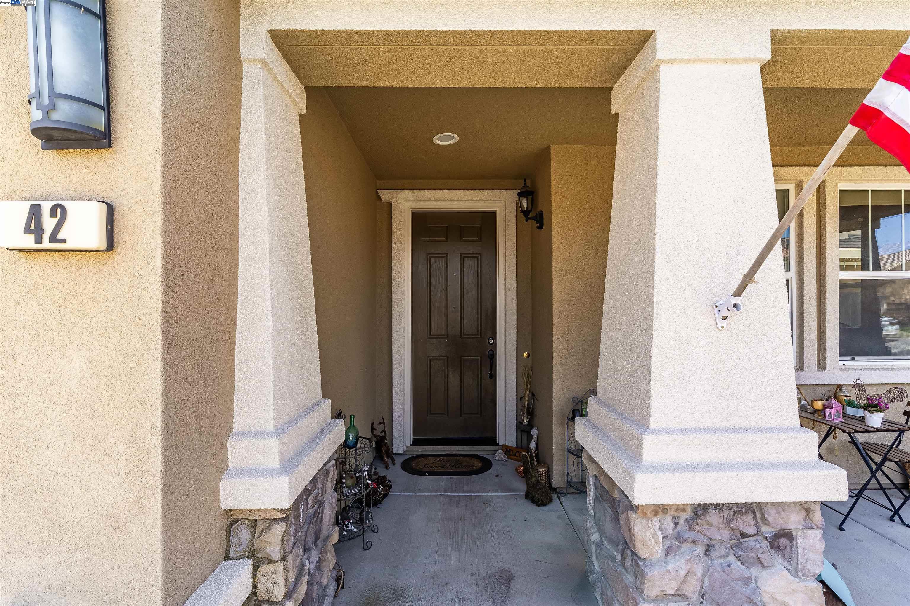 Detail Gallery Image 4 of 38 For 42 Sugarbush Ct, Oakley,  CA 94561 - 5 Beds | 3 Baths
