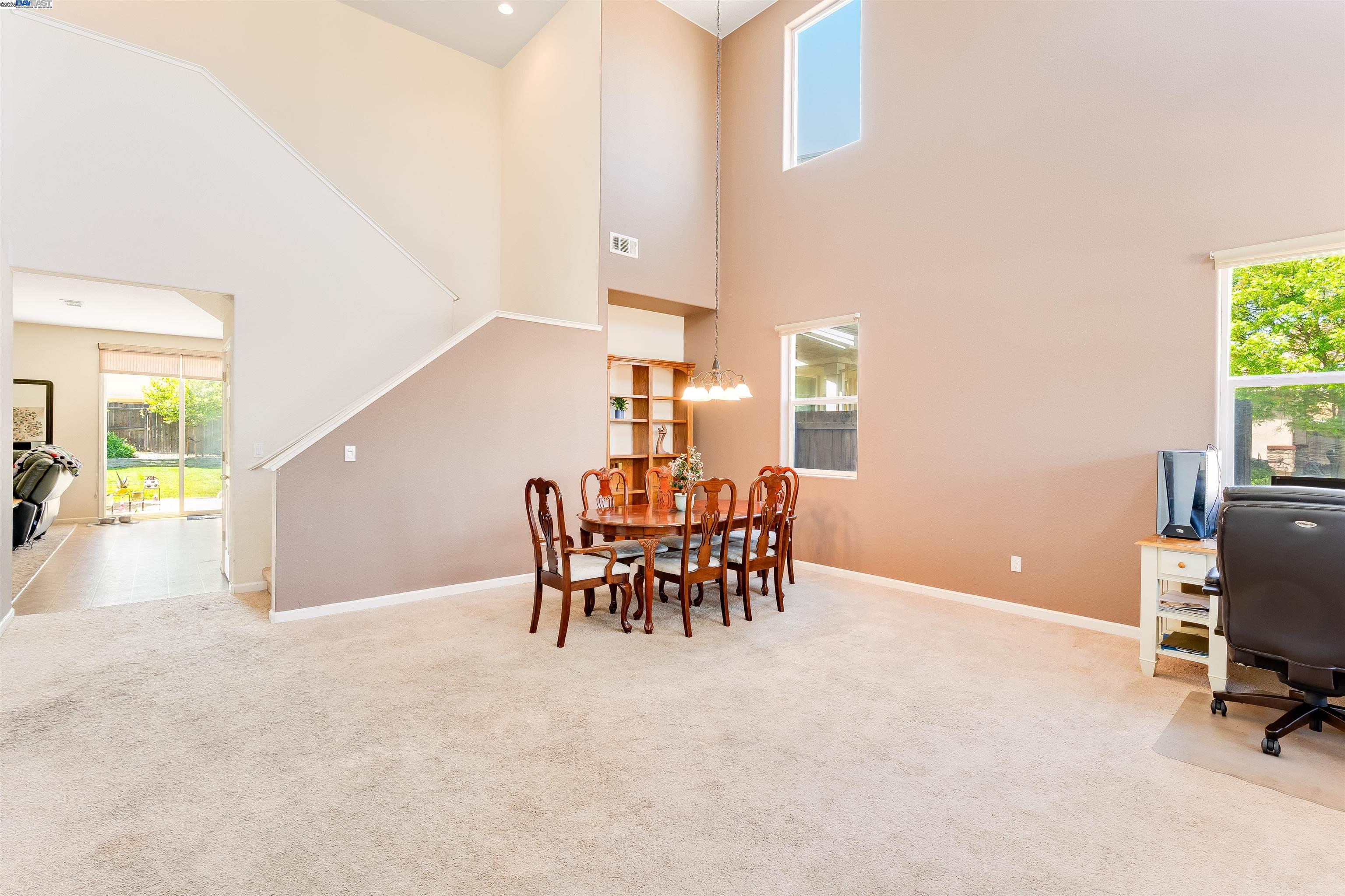 Detail Gallery Image 6 of 38 For 42 Sugarbush Ct, Oakley,  CA 94561 - 5 Beds | 3 Baths