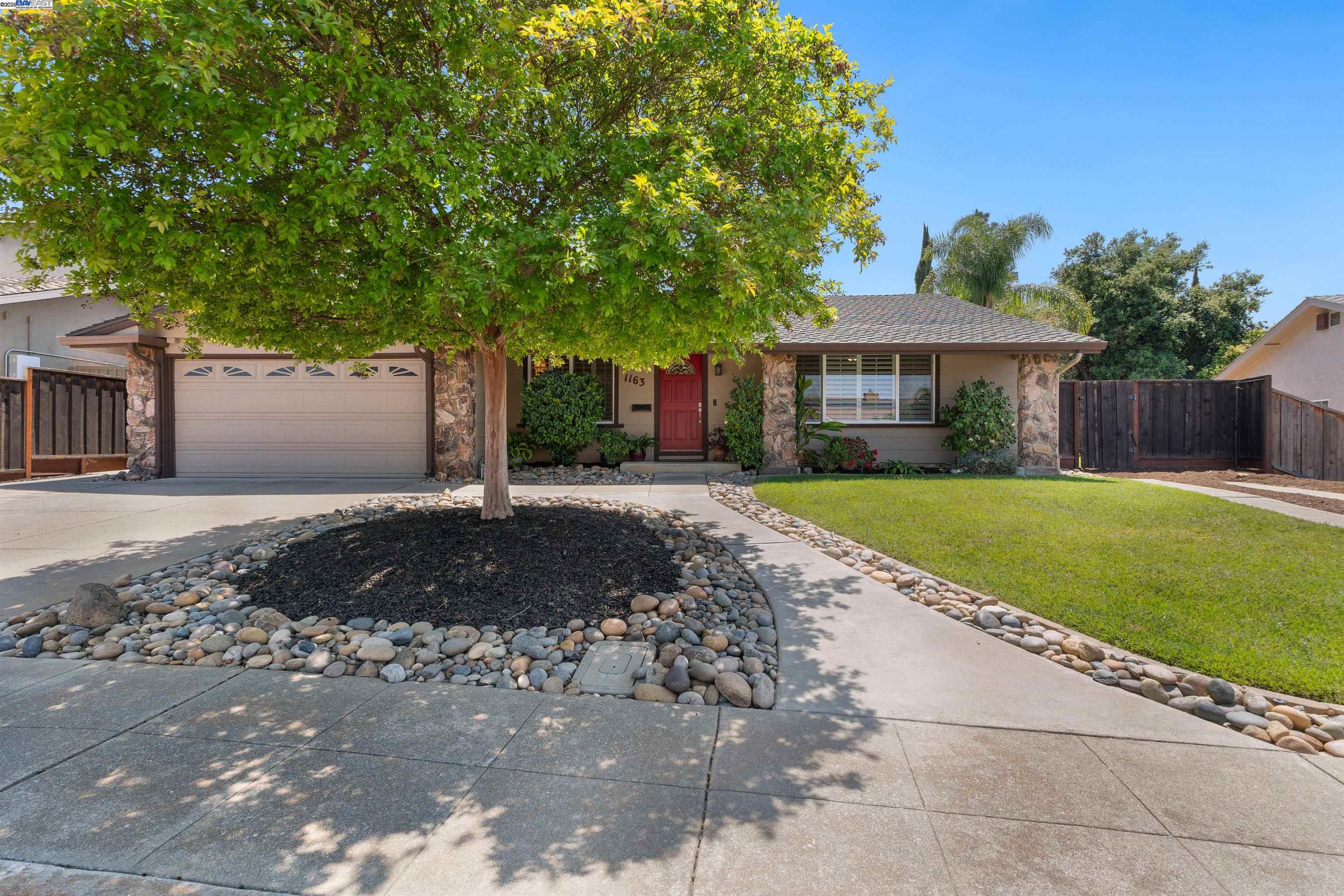 Detail Gallery Image 1 of 1 For 1163 Lomitas Ave, Livermore,  CA 94550 - 5 Beds | 2 Baths