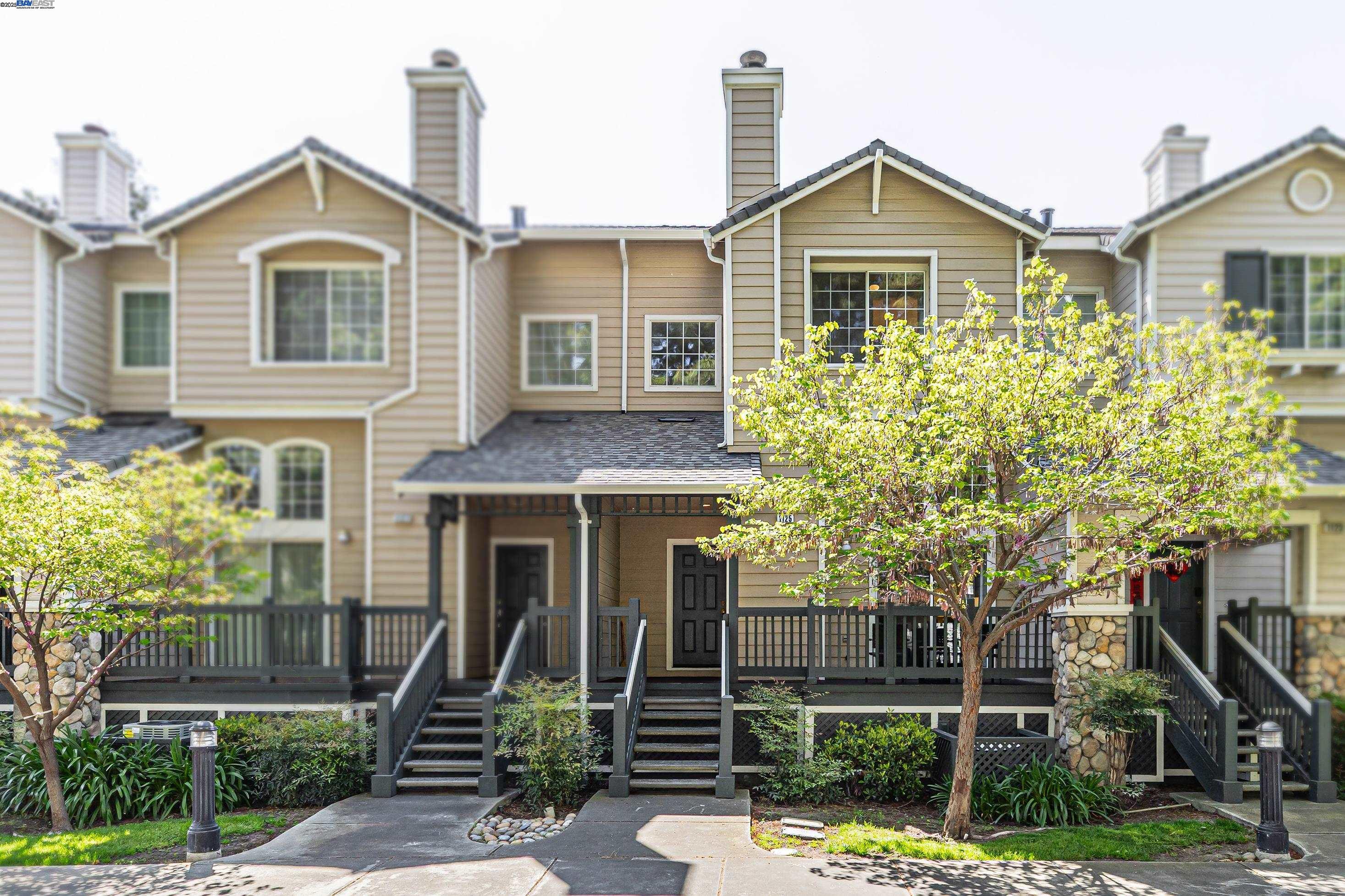 Detail Gallery Image 1 of 24 For 1125 Homer Cmn, San Jose,  CA 95131 - 2 Beds | 2/1 Baths