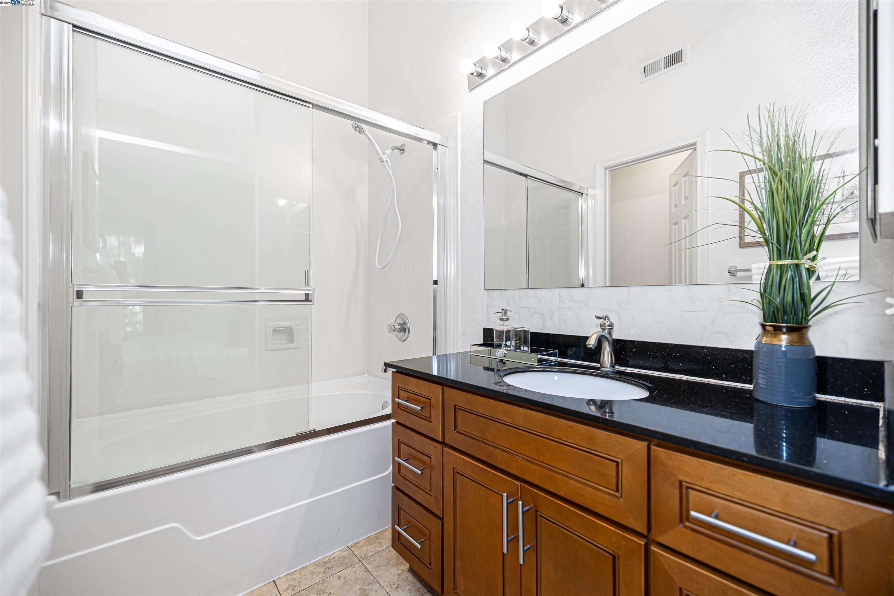 Detail Gallery Image 19 of 24 For 1125 Homer Cmn, San Jose,  CA 95131 - 2 Beds | 2/1 Baths