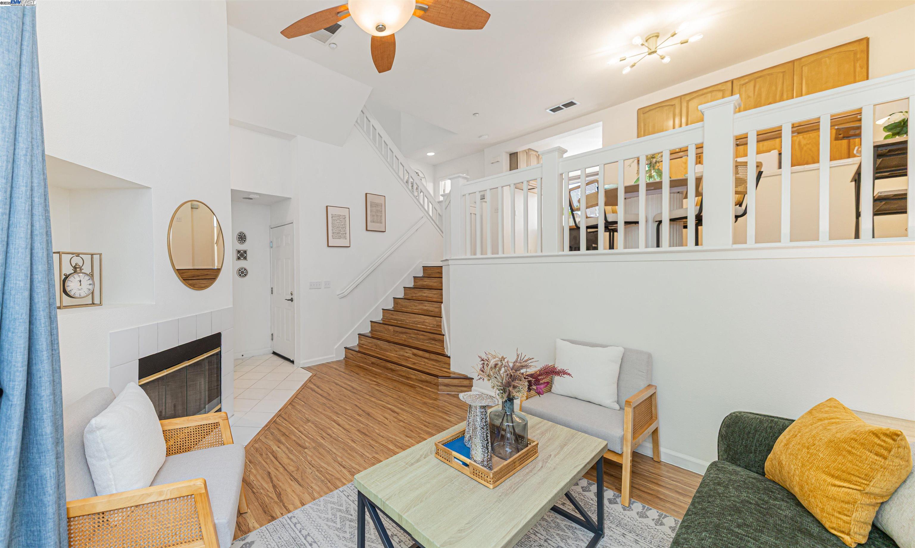 Detail Gallery Image 8 of 24 For 1125 Homer Cmn, San Jose,  CA 95131 - 2 Beds | 2/1 Baths