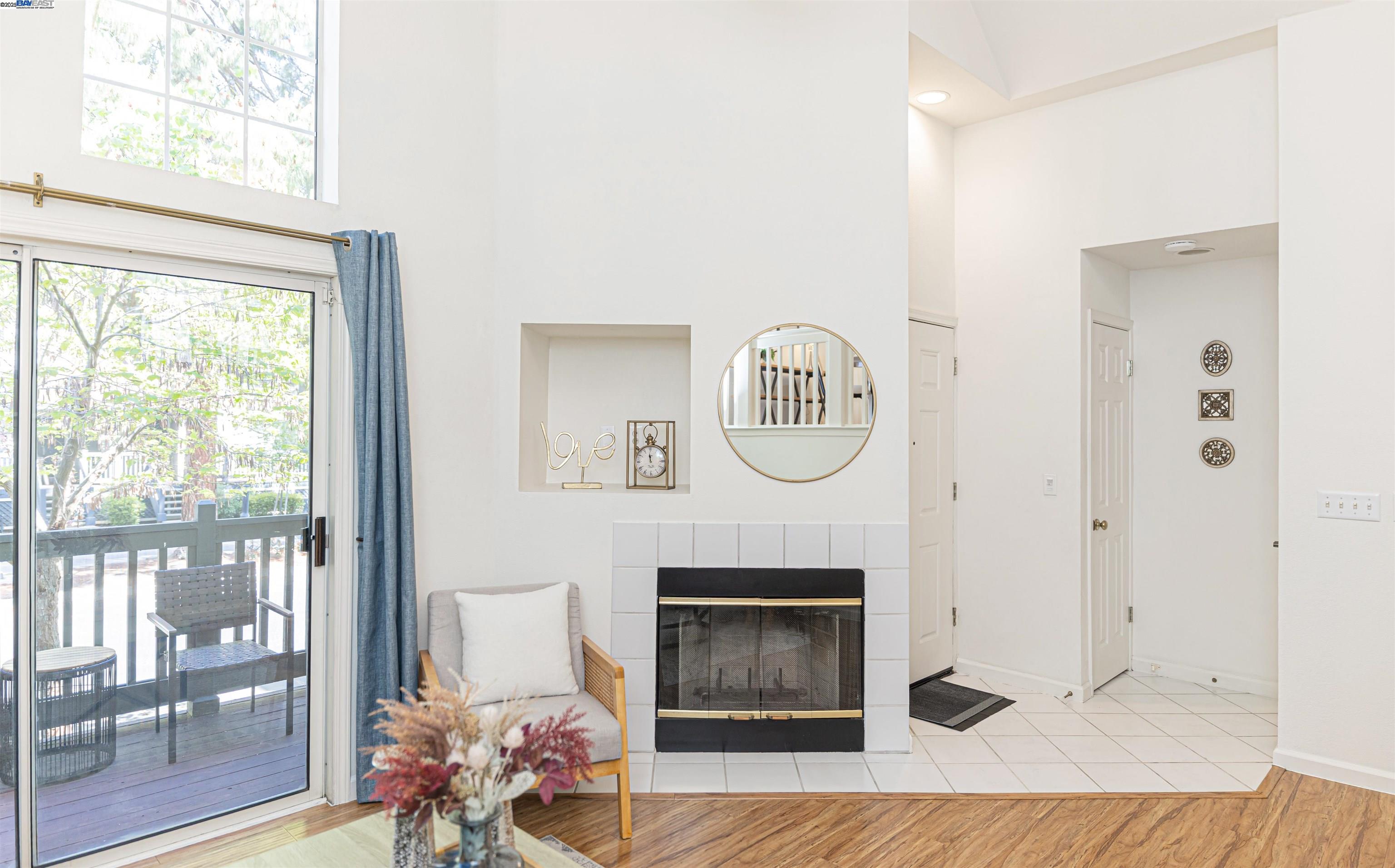 Detail Gallery Image 9 of 24 For 1125 Homer Cmn, San Jose,  CA 95131 - 2 Beds | 2/1 Baths