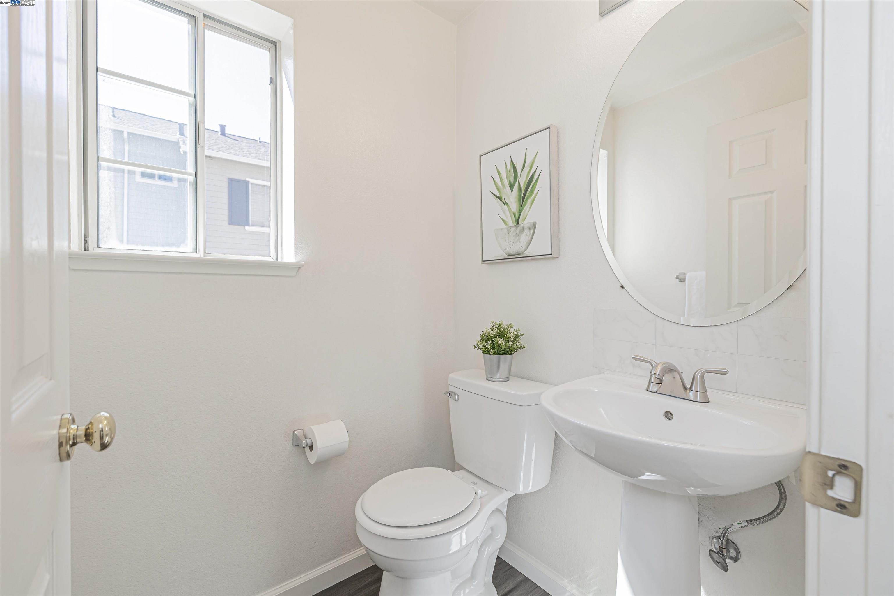 Detail Gallery Image 10 of 24 For 1125 Homer Cmn, San Jose,  CA 95131 - 2 Beds | 2/1 Baths