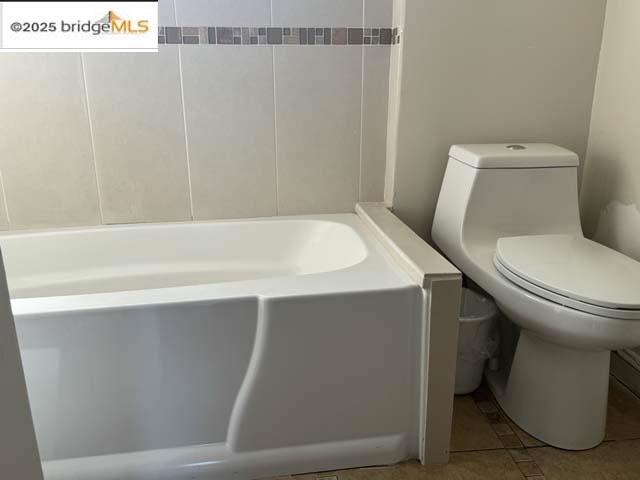 Detail Gallery Image 12 of 27 For 4708 Macarthur Blvd., Oakland,  CA 94619 - 3 Beds | 2 Baths