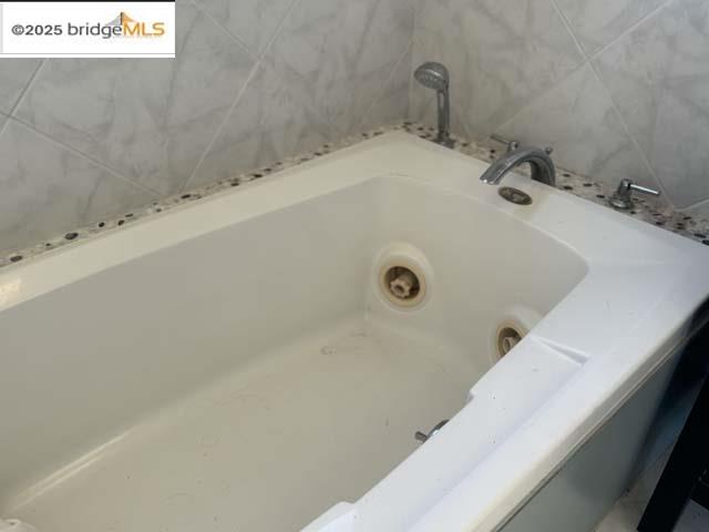 Detail Gallery Image 17 of 27 For 4708 Macarthur Blvd., Oakland,  CA 94619 - 3 Beds | 2 Baths