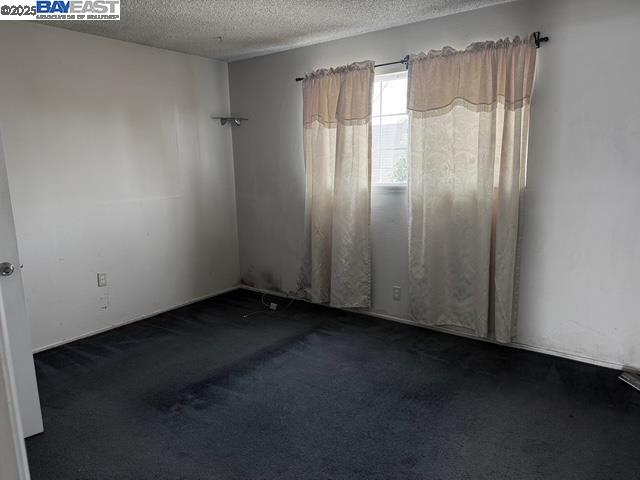 Detail Gallery Image 6 of 12 For 26772 Peterman Ave, Hayward,  CA 94545 - 3 Beds | 2 Baths