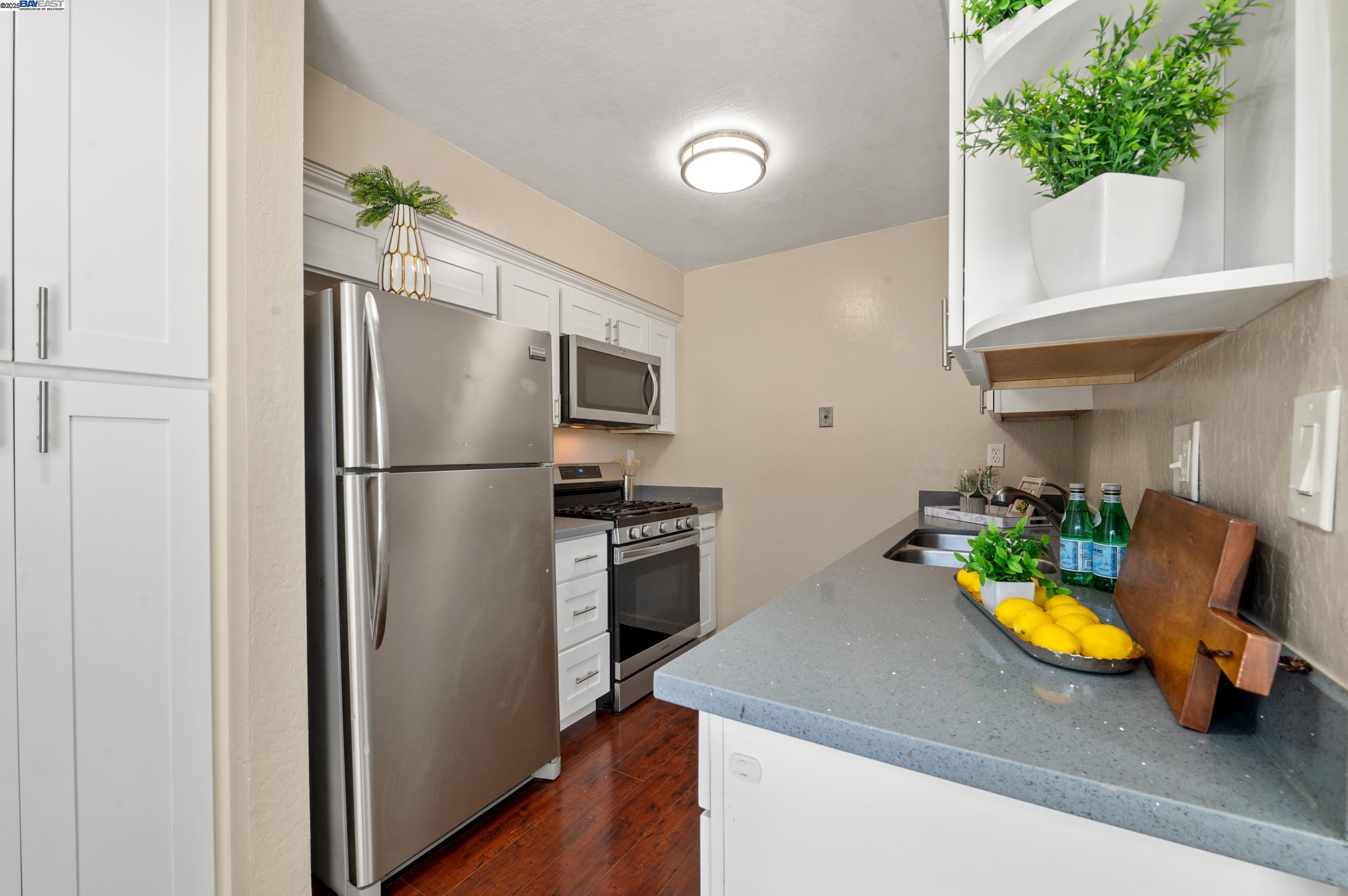 Detail Gallery Image 13 of 25 For 38537 Vancouver Cmn, Fremont,  CA 94536 - 2 Beds | 1 Baths