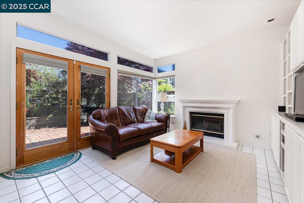 Detail Gallery Image 11 of 37 For 48 Southwind Cir, Richmond,  CA 94804 - 3 Beds | 2/1 Baths