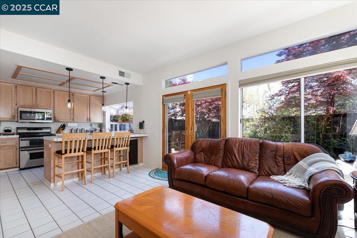 Detail Gallery Image 13 of 37 For 48 Southwind Cir, Richmond,  CA 94804 - 3 Beds | 2/1 Baths
