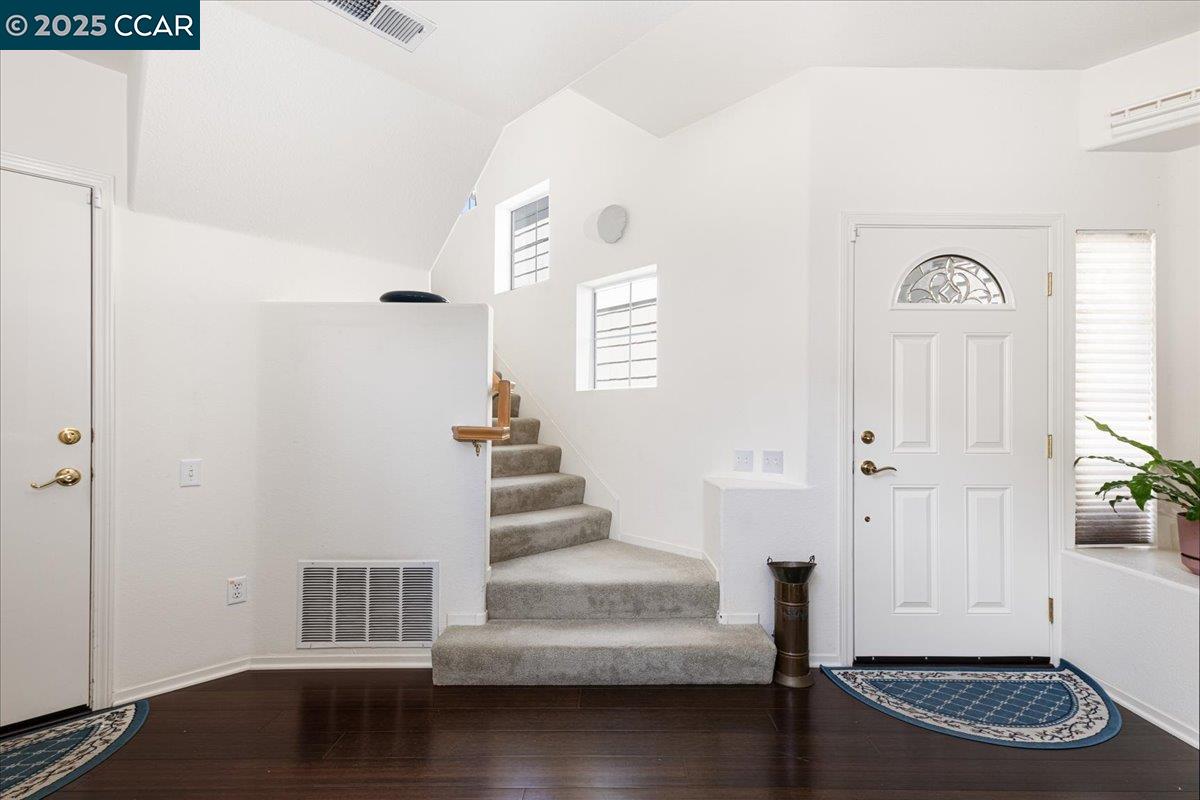 Detail Gallery Image 19 of 37 For 48 Southwind Cir, Richmond,  CA 94804 - 3 Beds | 2/1 Baths