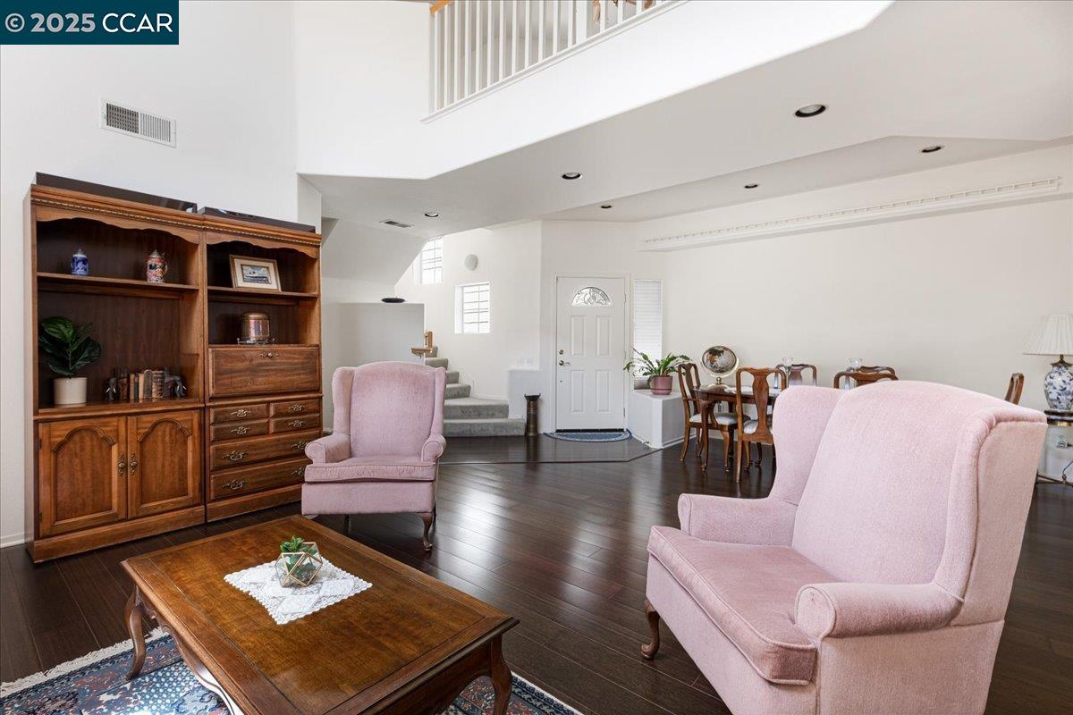Detail Gallery Image 7 of 37 For 48 Southwind Cir, Richmond,  CA 94804 - 3 Beds | 2/1 Baths