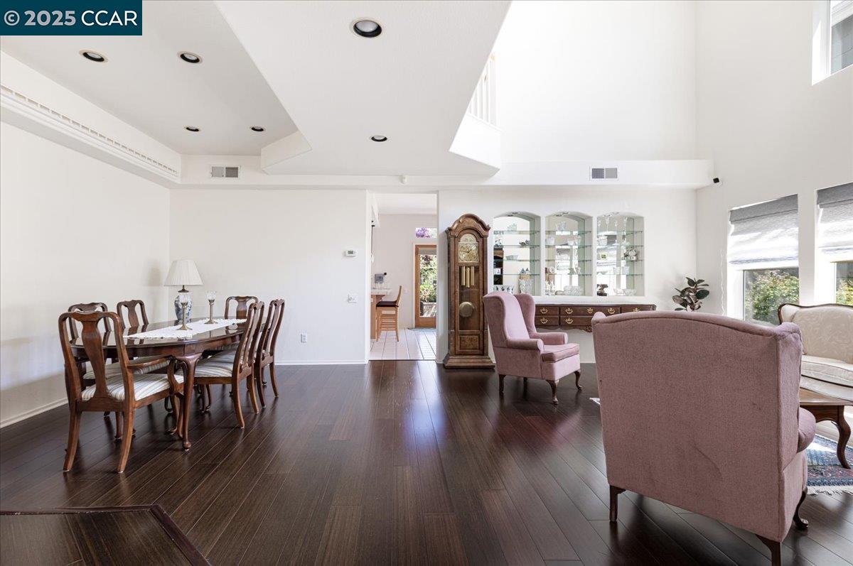 Detail Gallery Image 9 of 37 For 48 Southwind Cir, Richmond,  CA 94804 - 3 Beds | 2/1 Baths