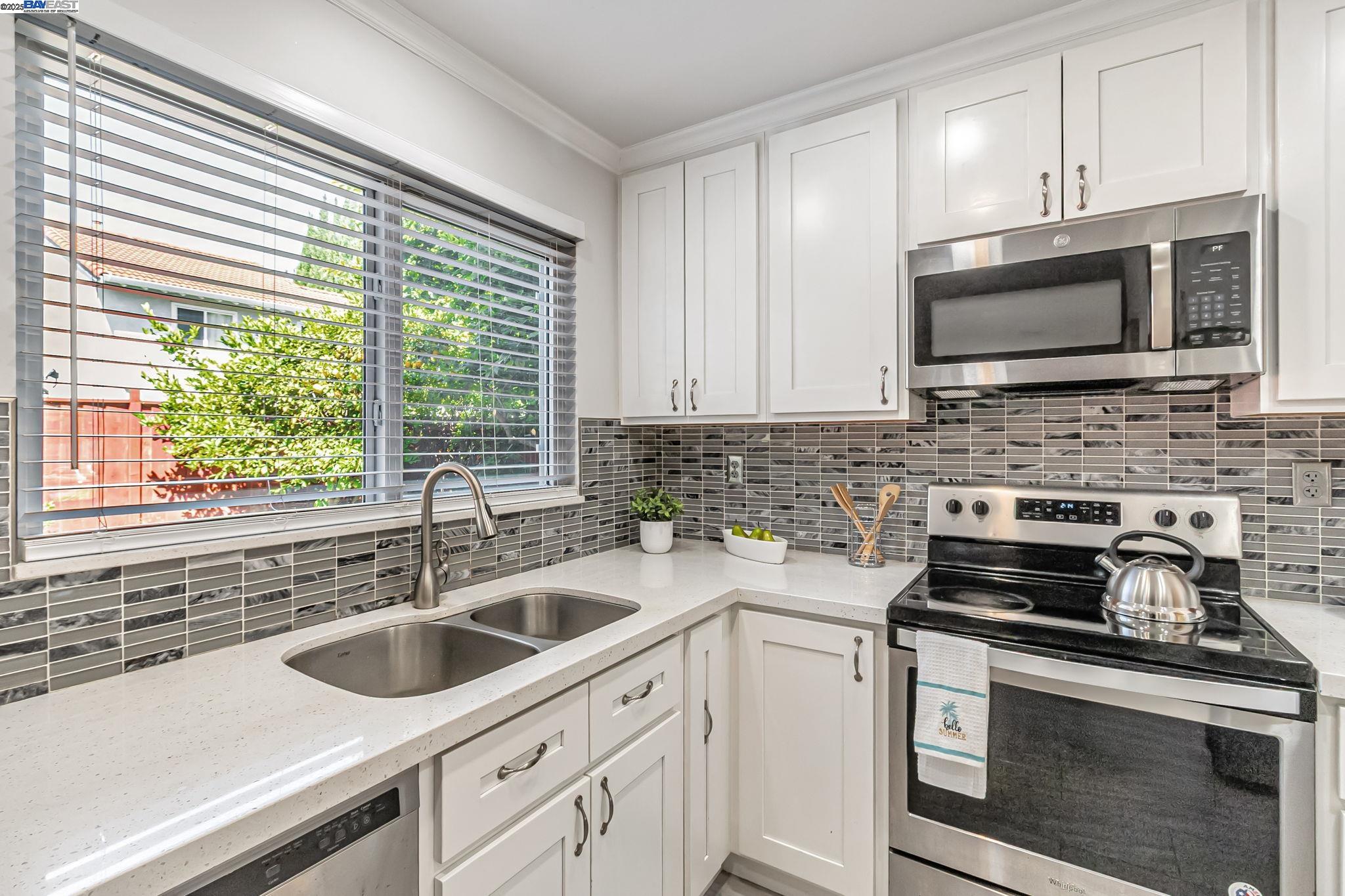 Detail Gallery Image 1 of 1 For 1199 Royal Crest Dr, San Jose,  CA 95131-2911 - 4 Beds | 2/1 Baths