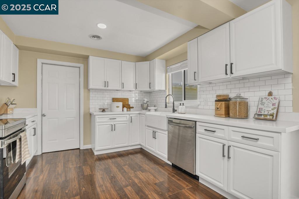 Detail Gallery Image 11 of 31 For 320 E 13th Street, Antioch,  CA 94509-1910 - 3 Beds | 2 Baths