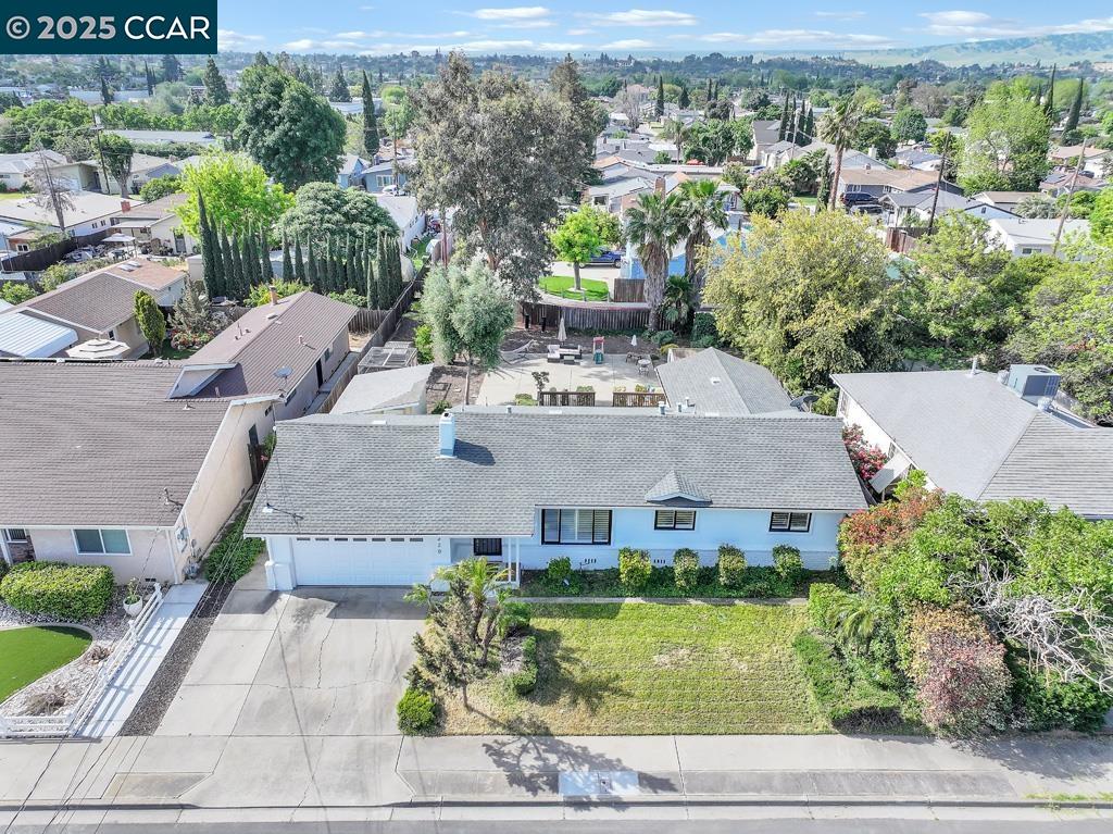 Detail Gallery Image 3 of 31 For 320 E 13th Street, Antioch,  CA 94509-1910 - 3 Beds | 2 Baths