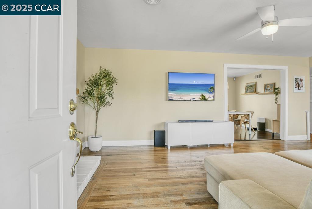 Detail Gallery Image 5 of 31 For 320 E 13th Street, Antioch,  CA 94509-1910 - 3 Beds | 2 Baths