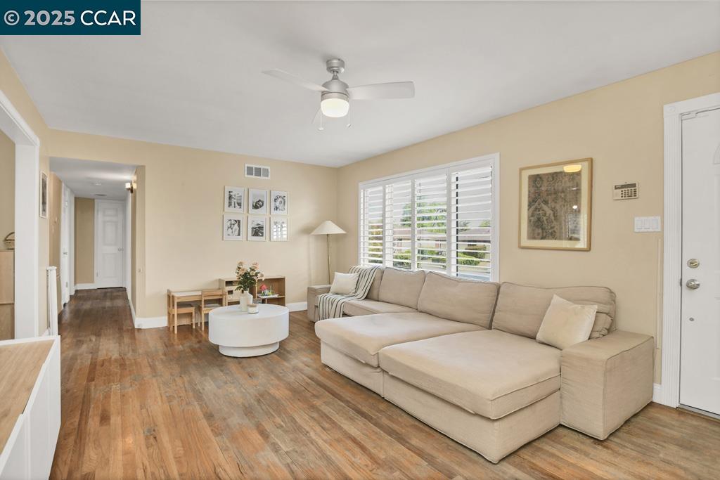 Detail Gallery Image 6 of 31 For 320 E 13th Street, Antioch,  CA 94509-1910 - 3 Beds | 2 Baths