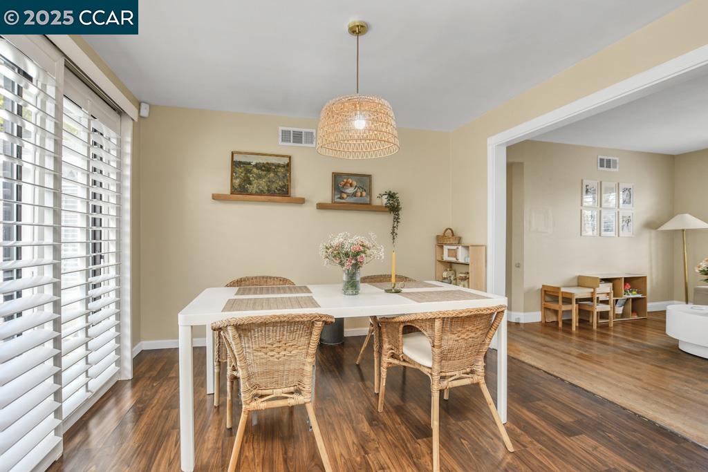 Detail Gallery Image 9 of 31 For 320 E 13th Street, Antioch,  CA 94509-1910 - 3 Beds | 2 Baths